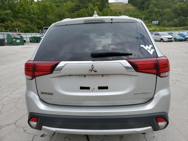  MITSUBISHI OUTLANDER 2018 Серебристый