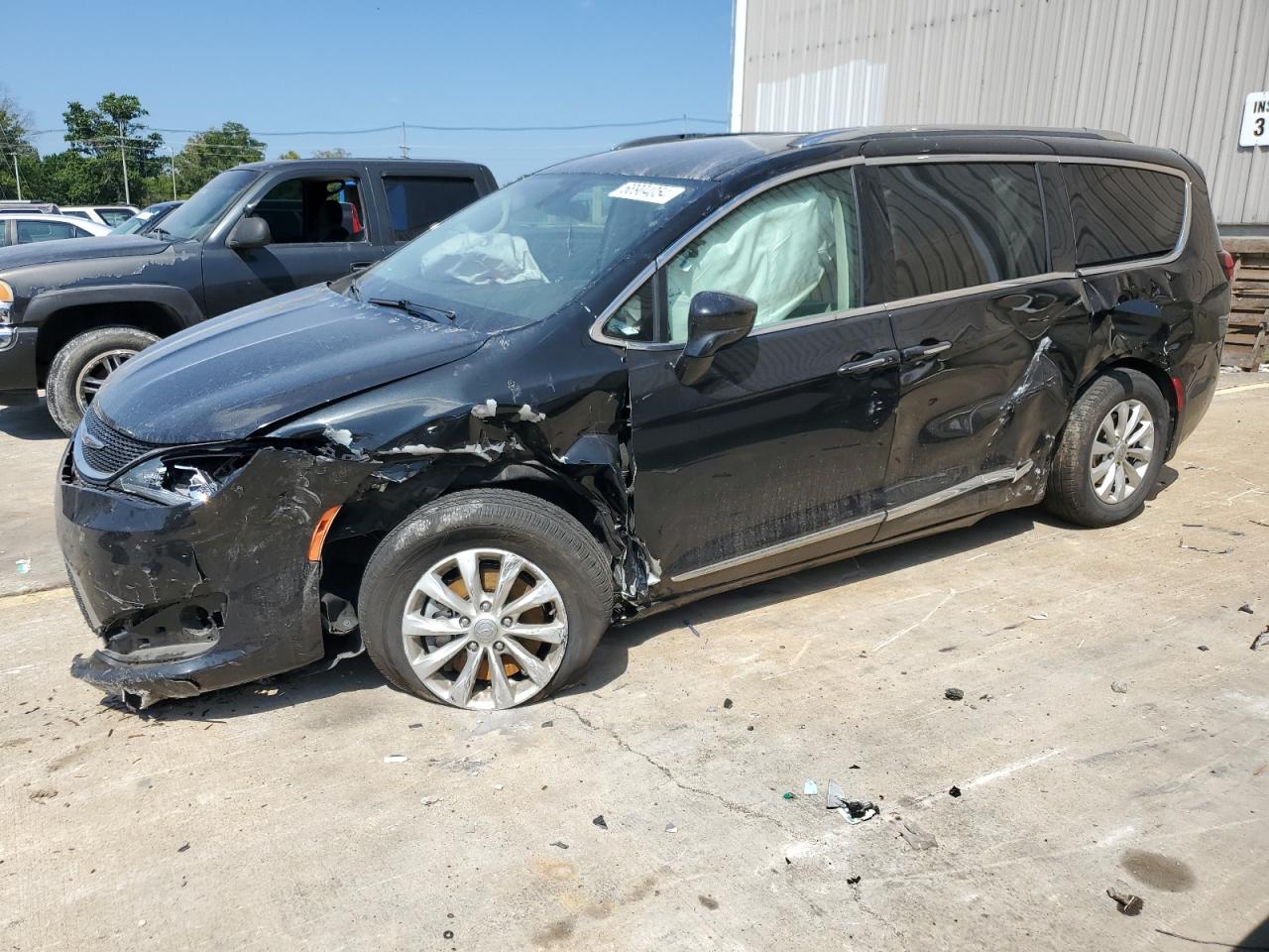 2C4RC1BG0KR576565 2019 CHRYSLER PACIFICA - Image 1