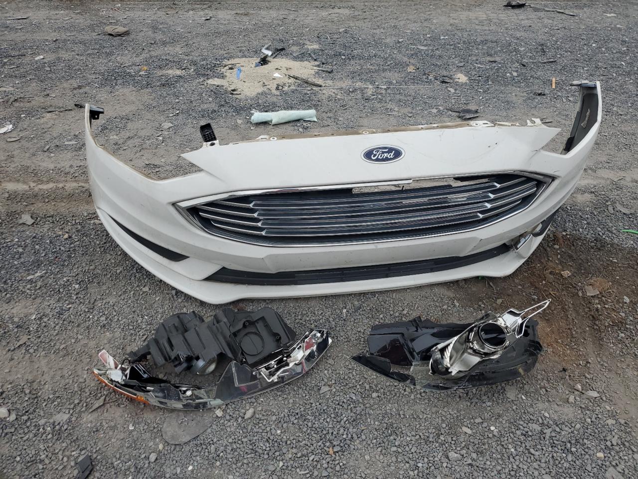 2017 Ford Fusion - Image 12