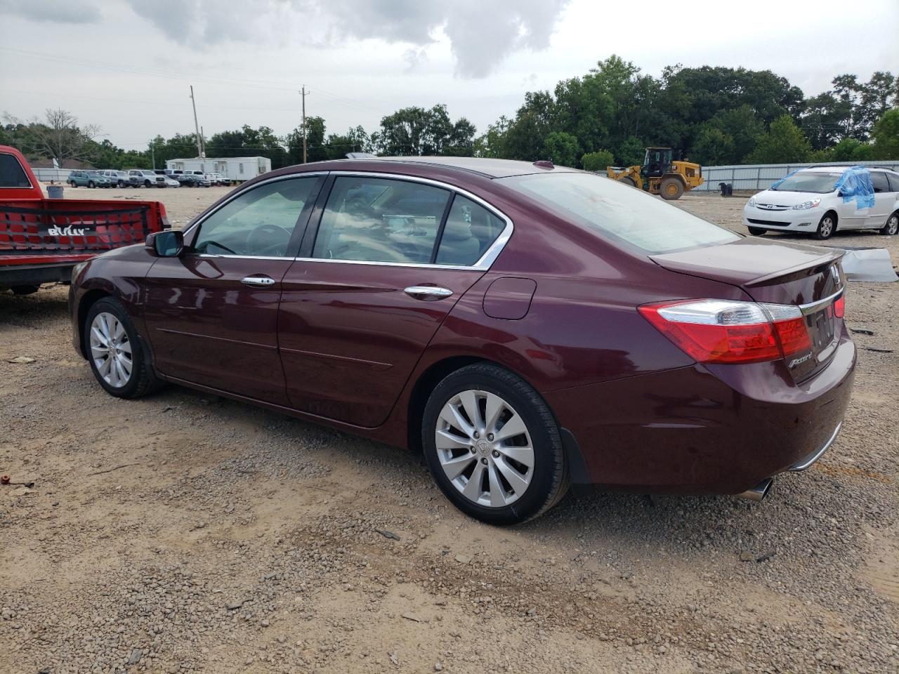 1HGCR3F82FA032258 2015 HONDA ACCORD - Image 2