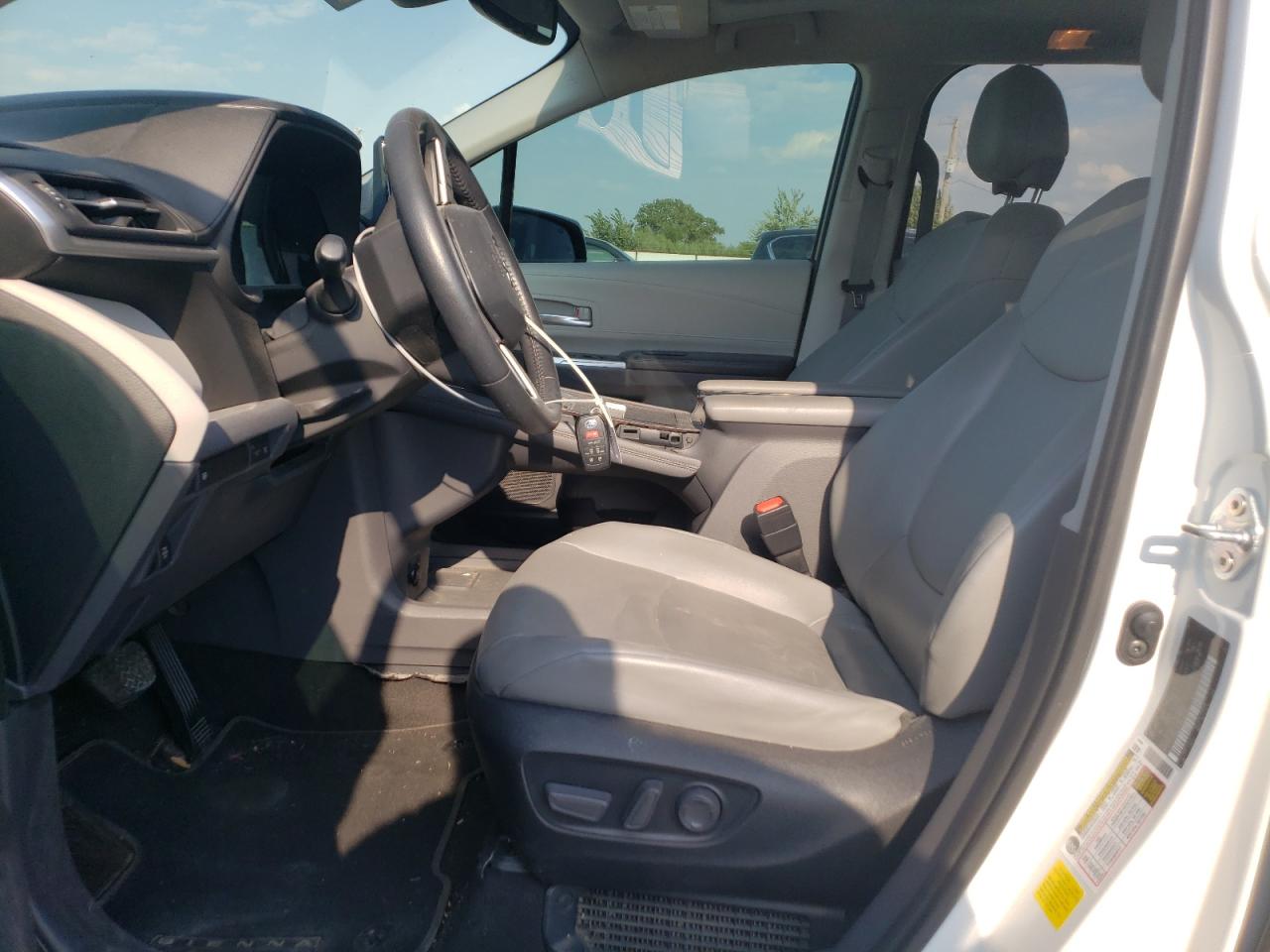 5TDYRKEC0NS078161 2022 Toyota Sienna Xle