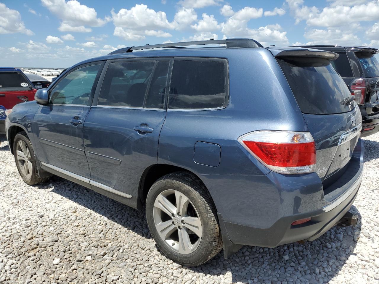 5TDBK3EH7DS215476 2013 Toyota Highlander Base