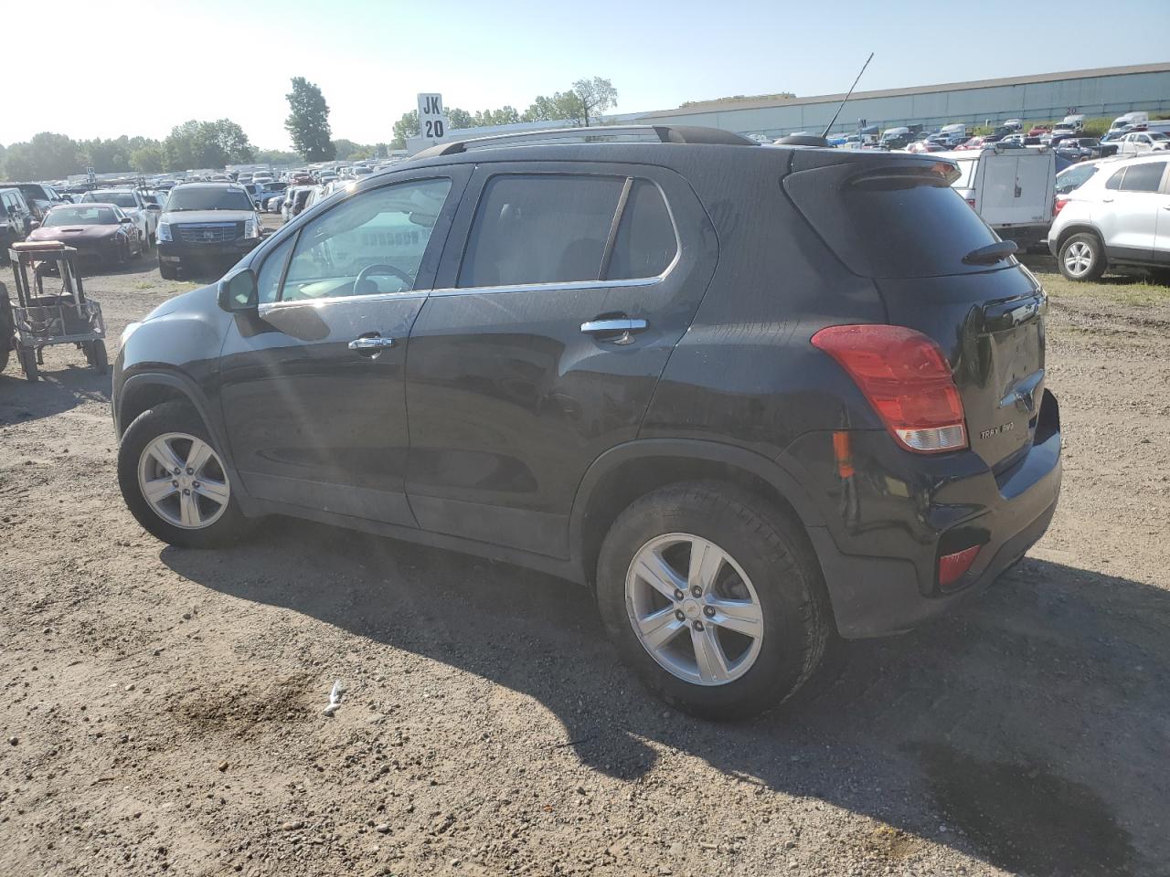 KL7CJPSB0KB925187 2019 CHEVROLET TRAX - Image 2