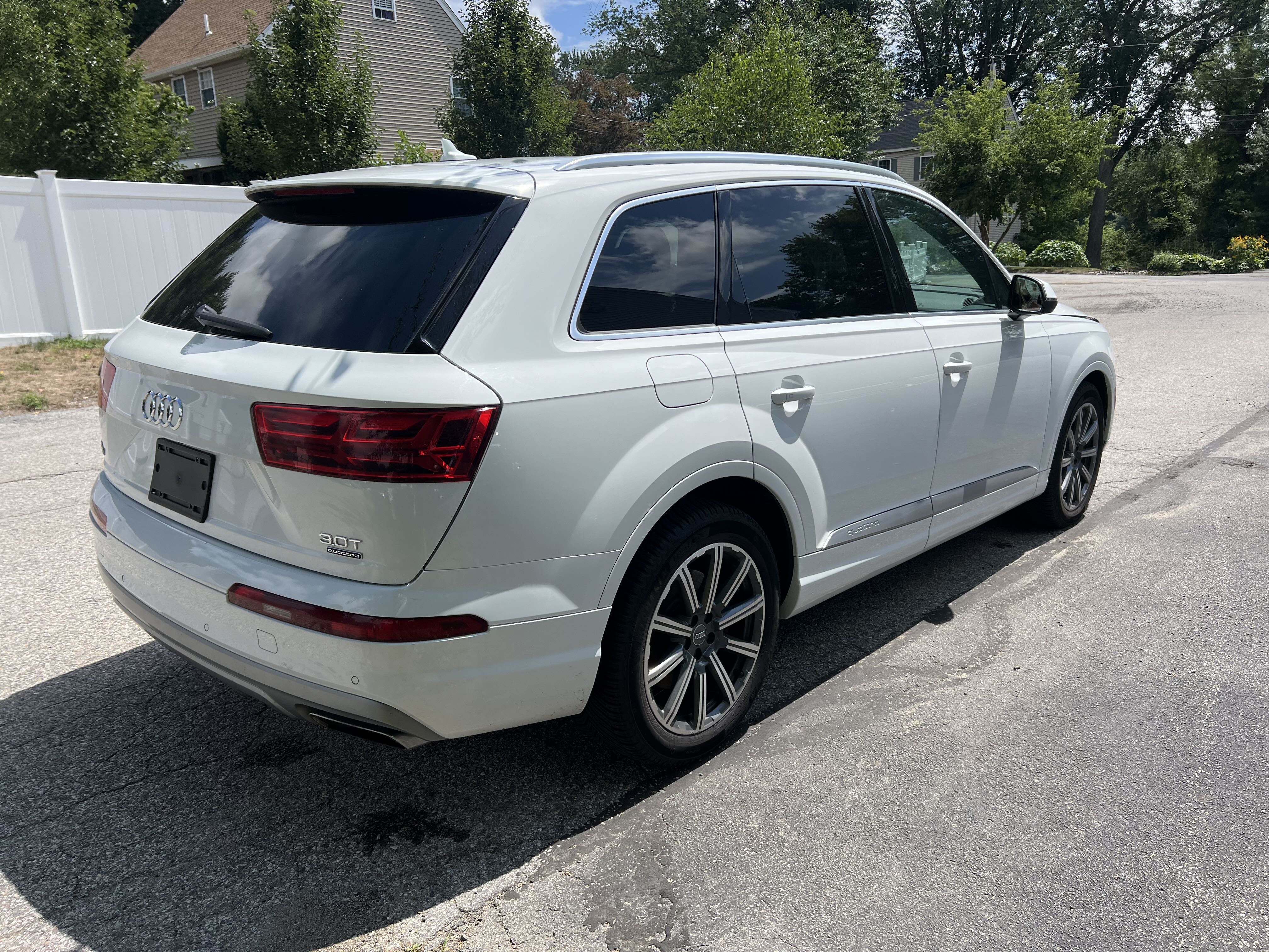 2017 Audi Q7 Prestige vin: WA1VAAF70HD012760