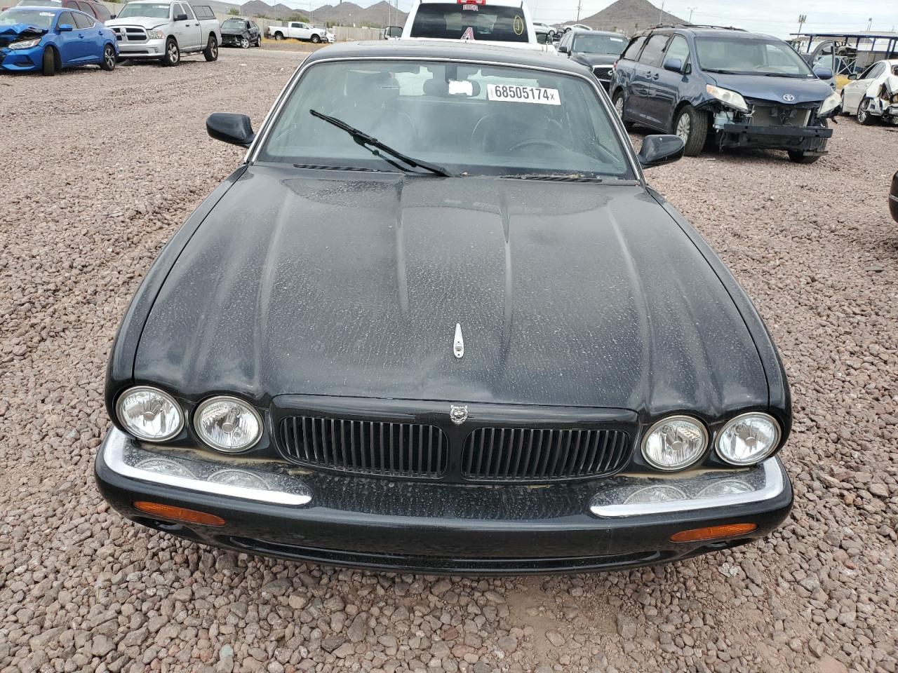 2002 Jaguar XJ - Image 5