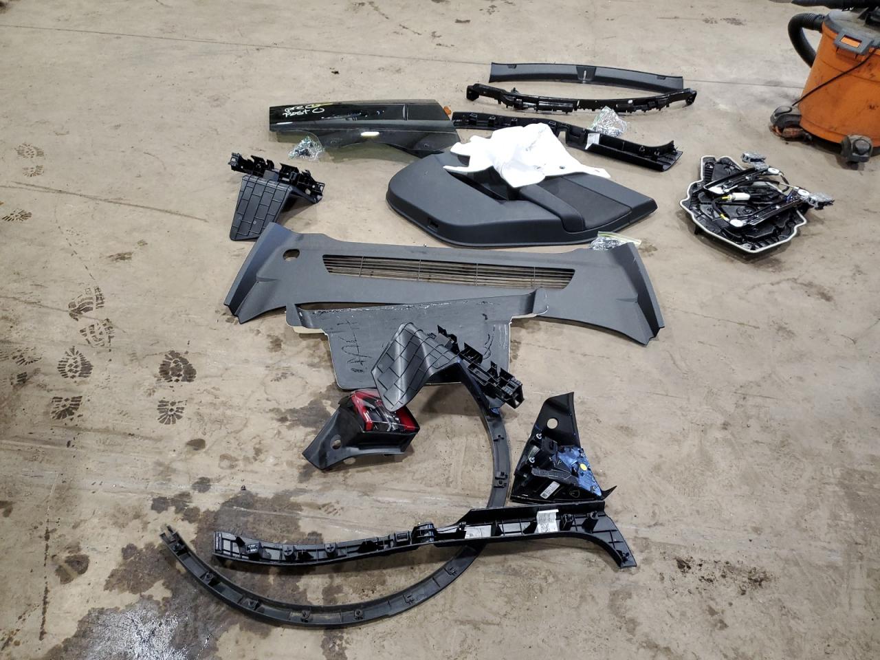 2023 Tesla Model Y VIN: 7SAYGDEE8PF783223 Lot: 67960974