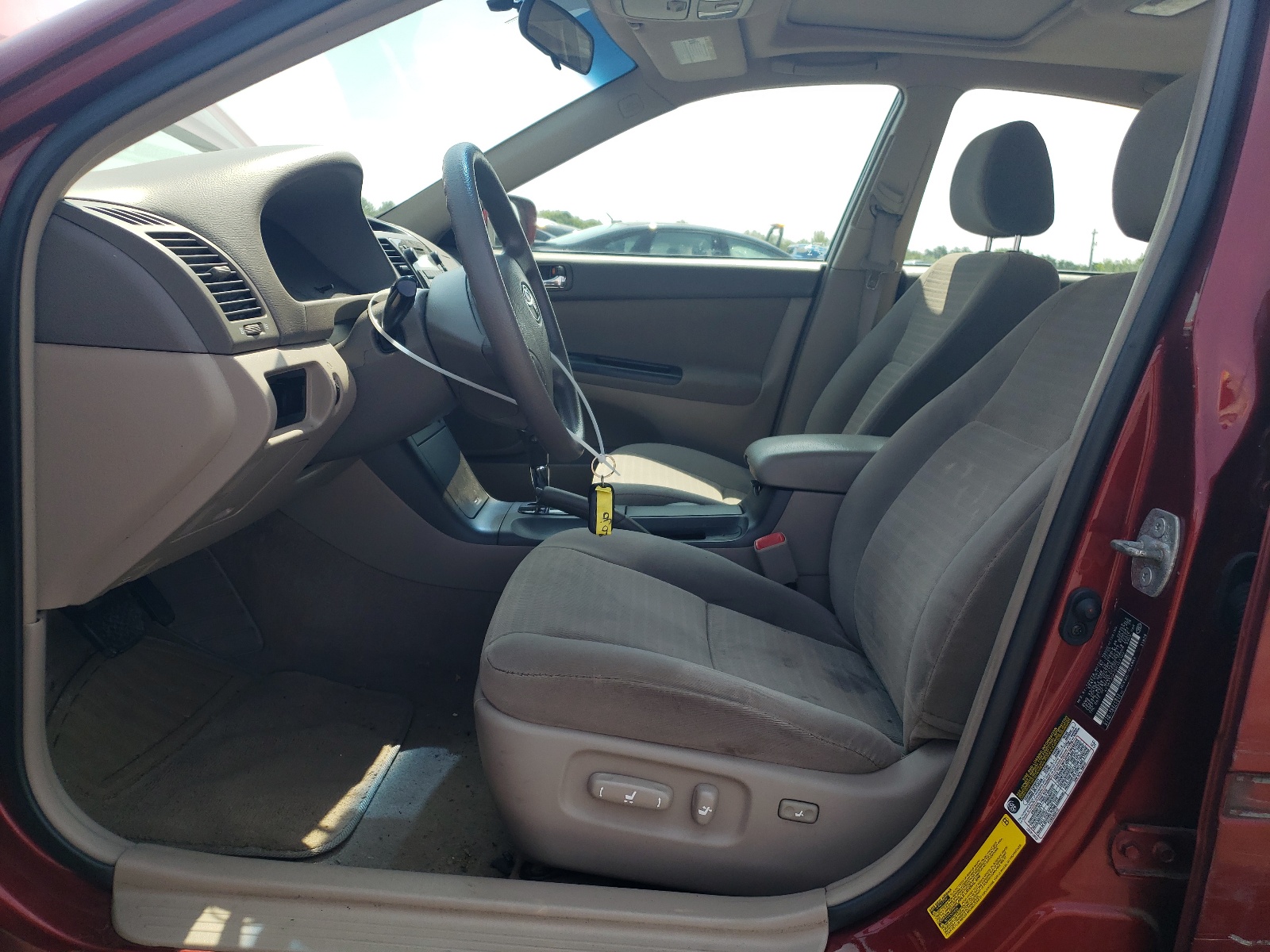 4T1BF30K75U107102 2005 Toyota Camry Le