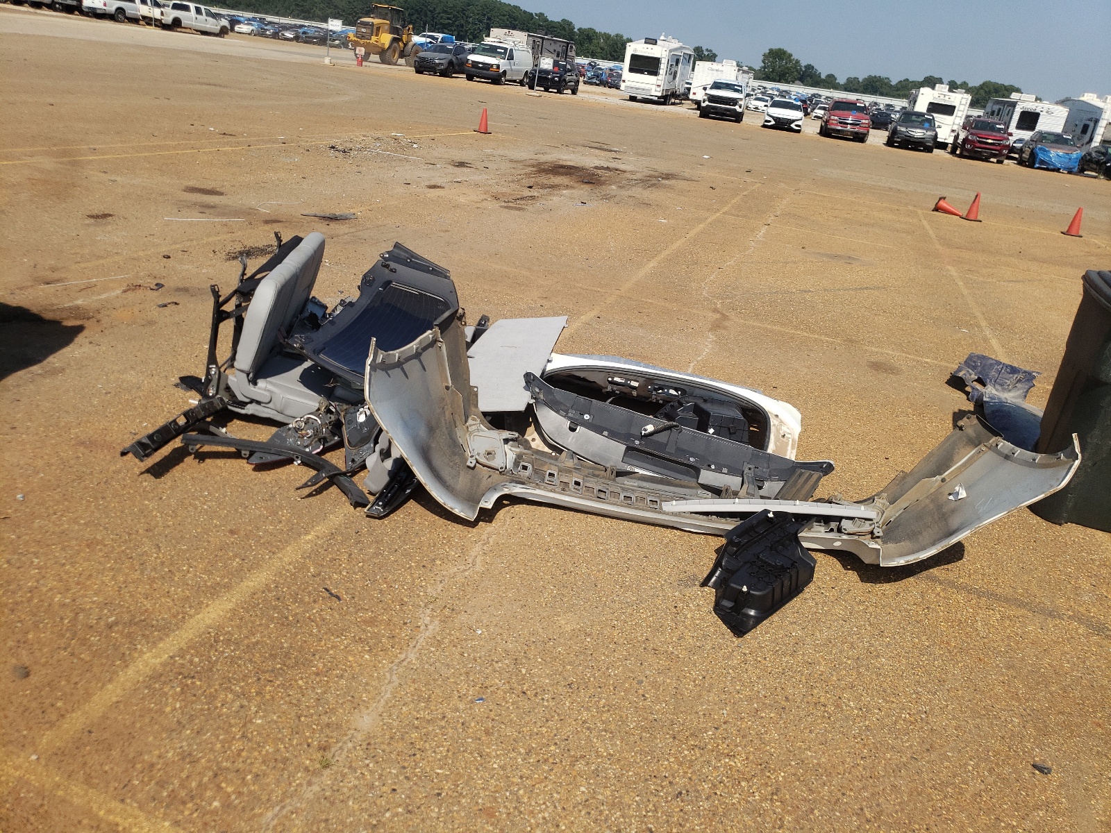 5TDKZRFH9JS547878 2018 Toyota Highlander Se