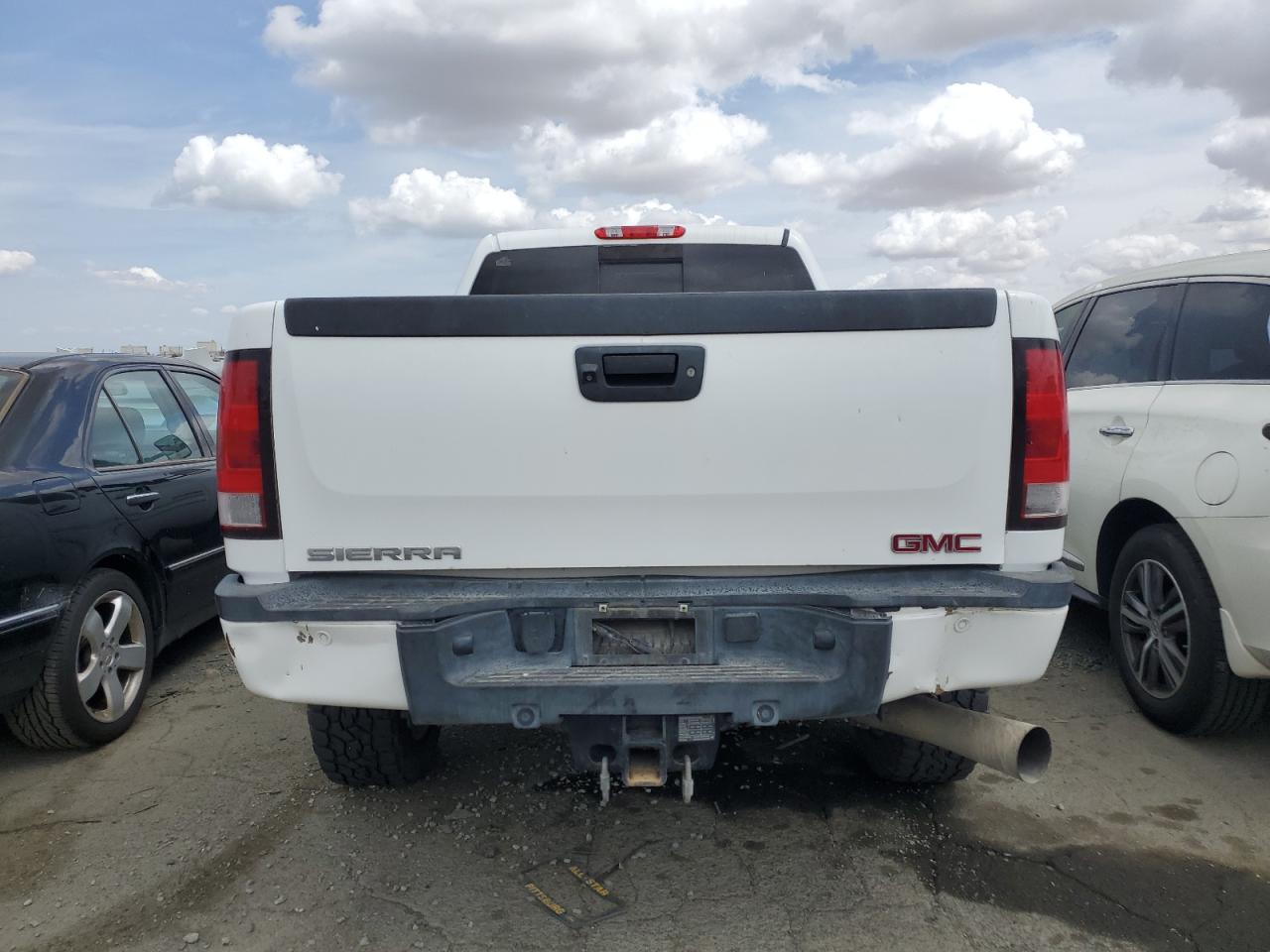 2011 GMC Sierra K2500 Denali VIN: 1GT125C8XBF141297 Lot: 68520674