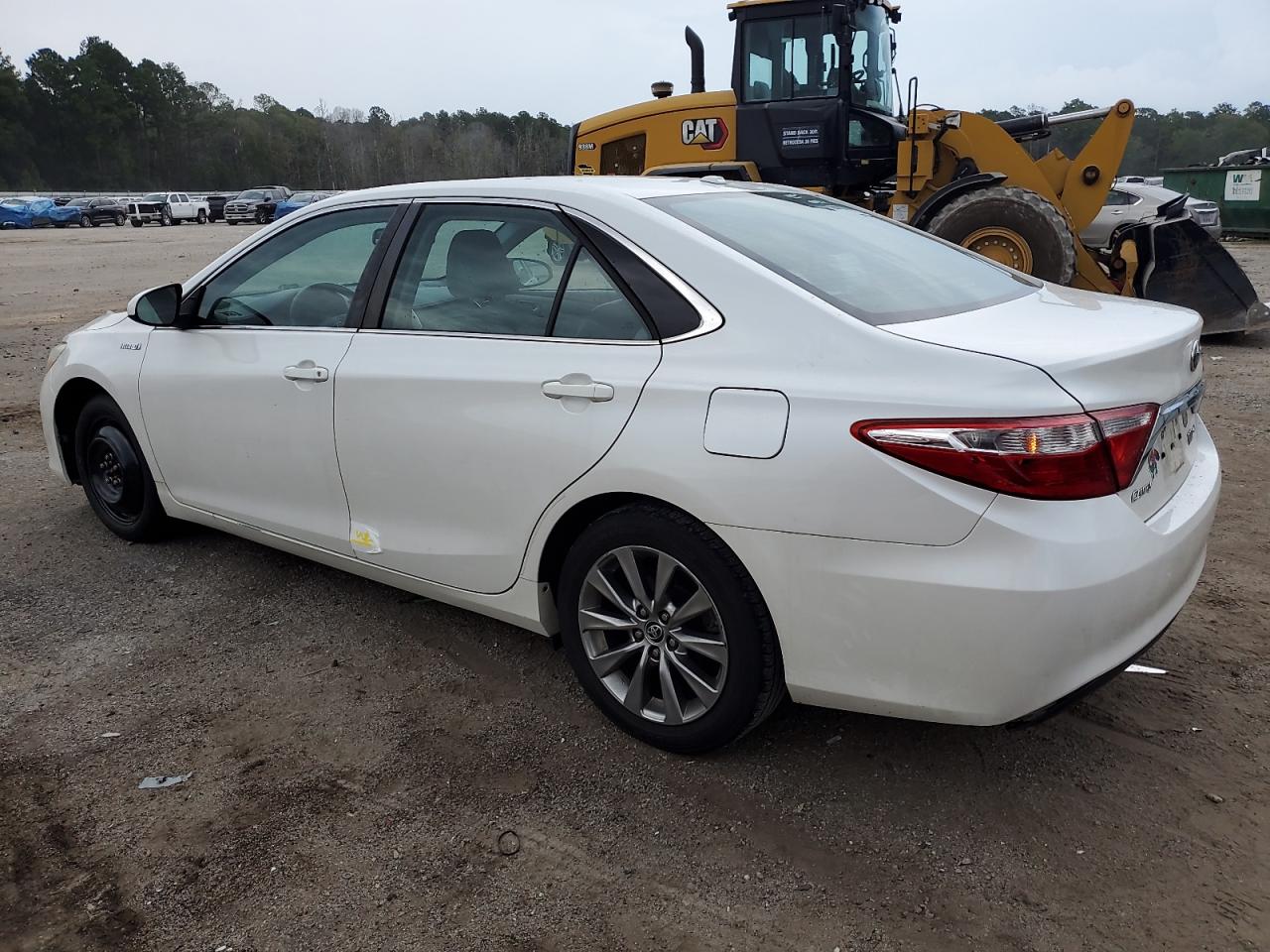 4T1BD1FK2GU185808 2016 TOYOTA CAMRY - Image 2