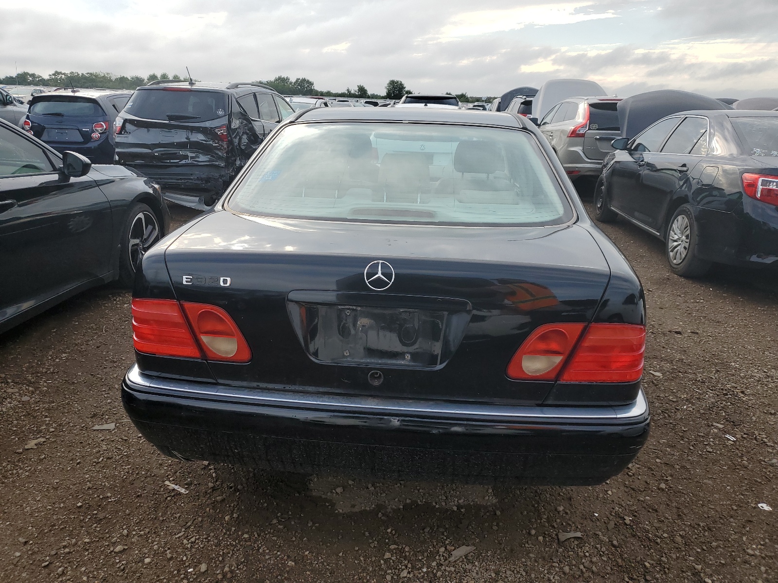 WDBJF65H7XA766685 1999 Mercedes-Benz E 320