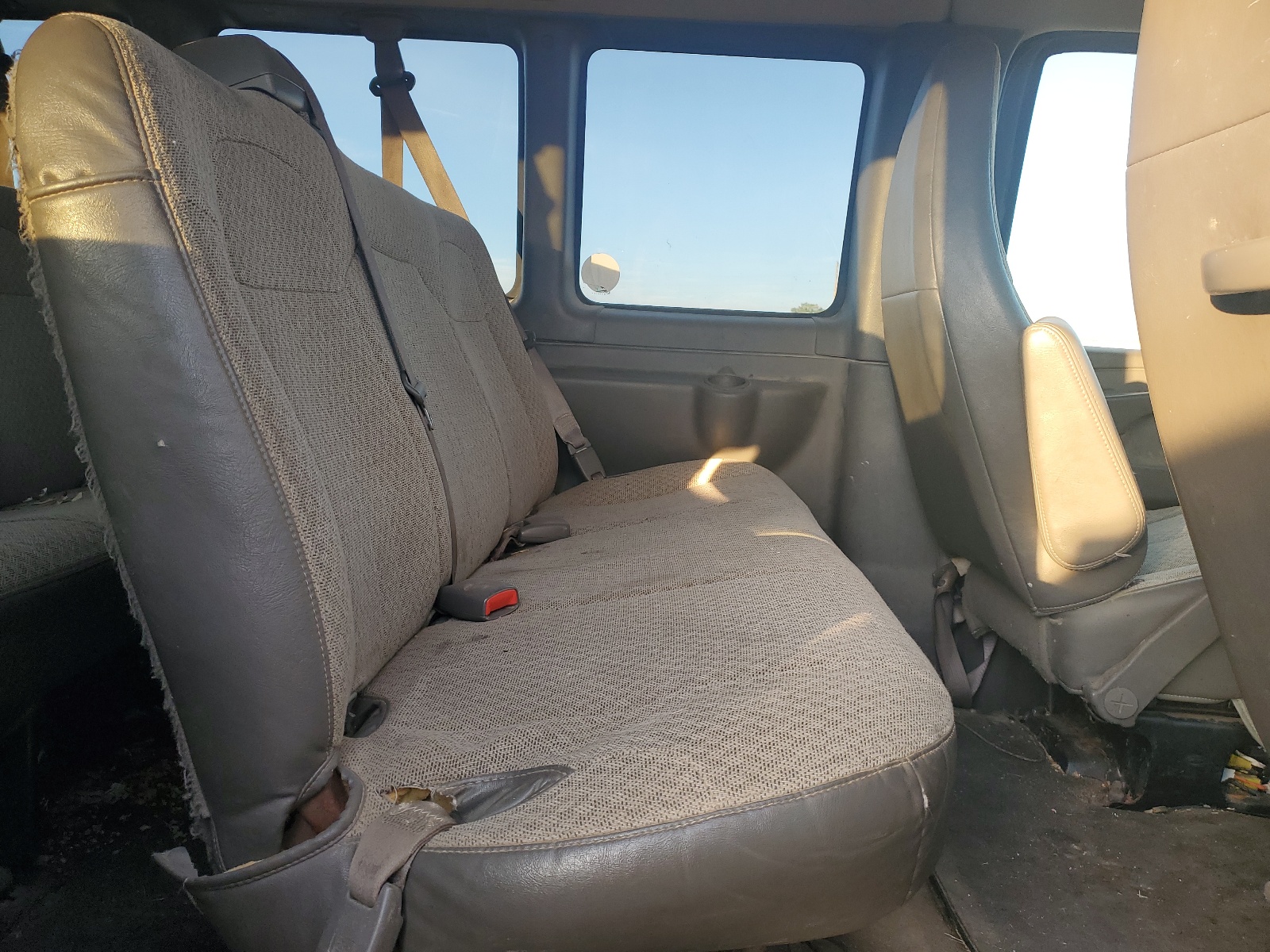 1GA2G1DG2A1111106 2010 Chevrolet Express G3500 Lt