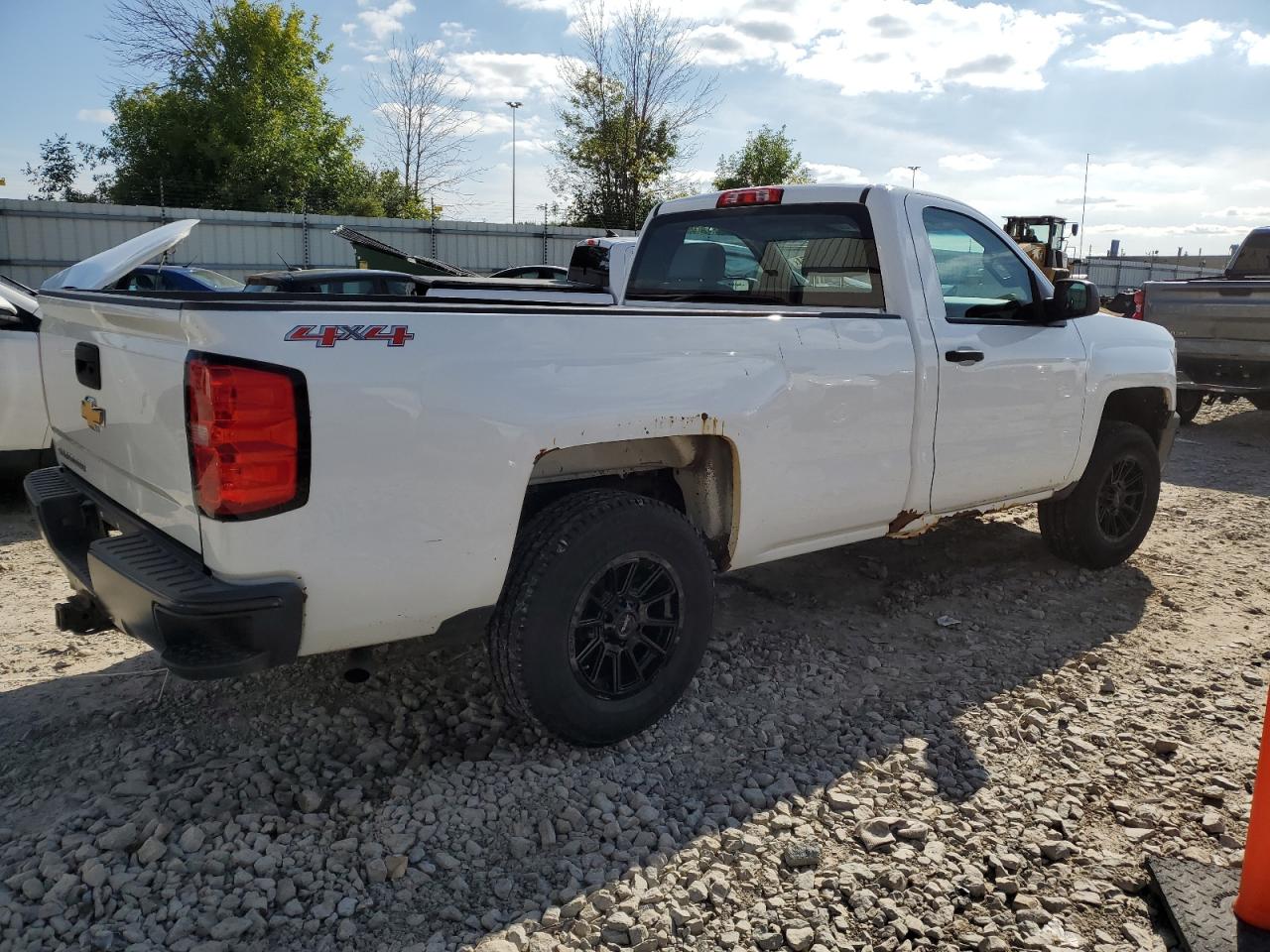 2015 Chevrolet Silverado - Image 3