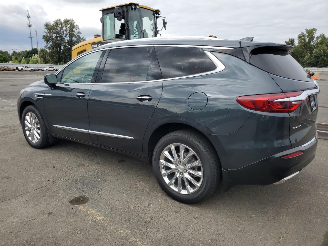 5GAEVBKW2JJ208785 2018 BUICK ENCLAVE - Image 2