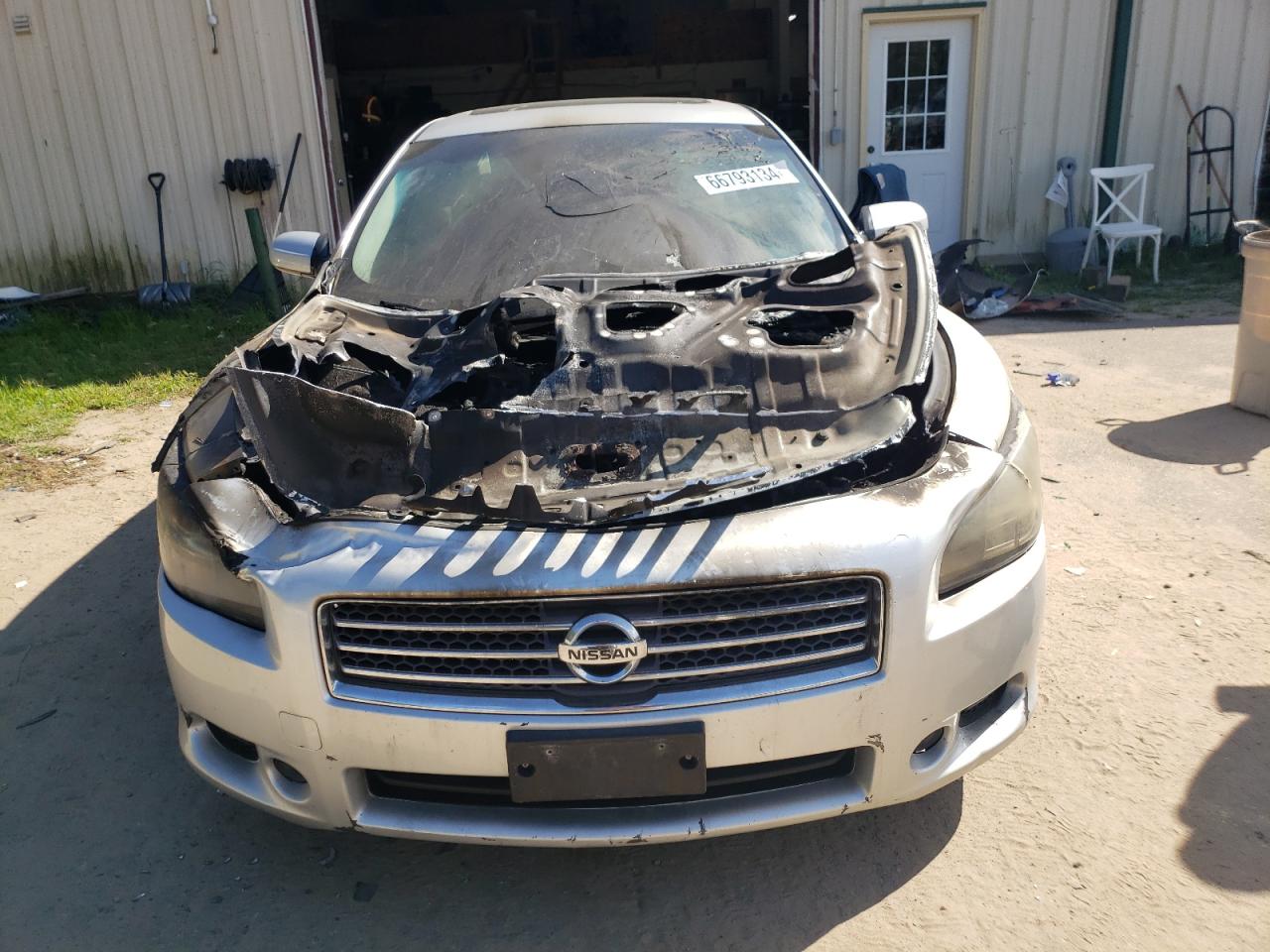 2009 Nissan Maxima - Image 5