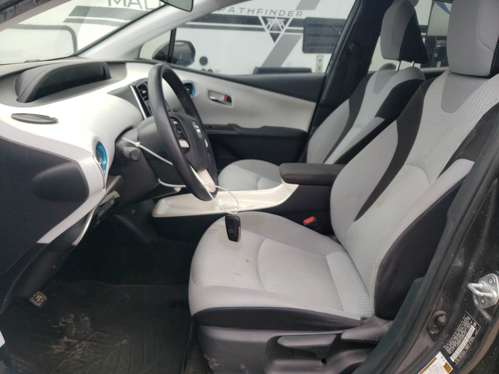 JTDKARFP5H3039918 2017 Toyota Prius Prime