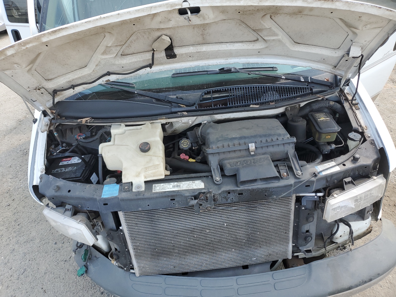 1GBFG15R7Y1233032 2000 Chevrolet Express G1500