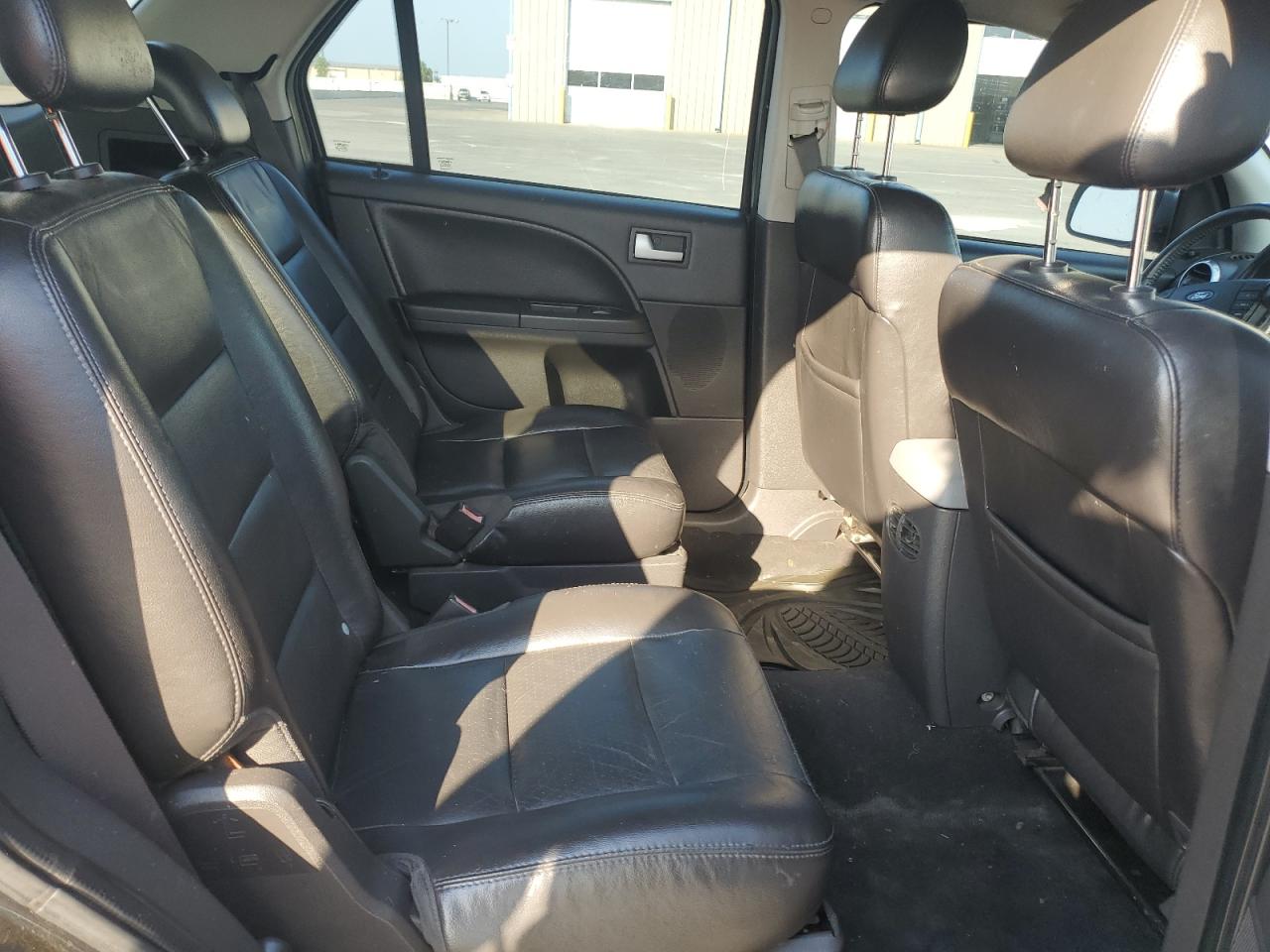 2005 Ford Freestyle Limited VIN: 1FMDK06185GA33690 Lot: 68250514