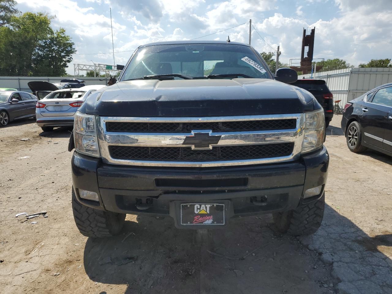 2007 Chevrolet Silverado K1500 Crew Cab VIN: 2GCFK13Y271592835 Lot: 69279334