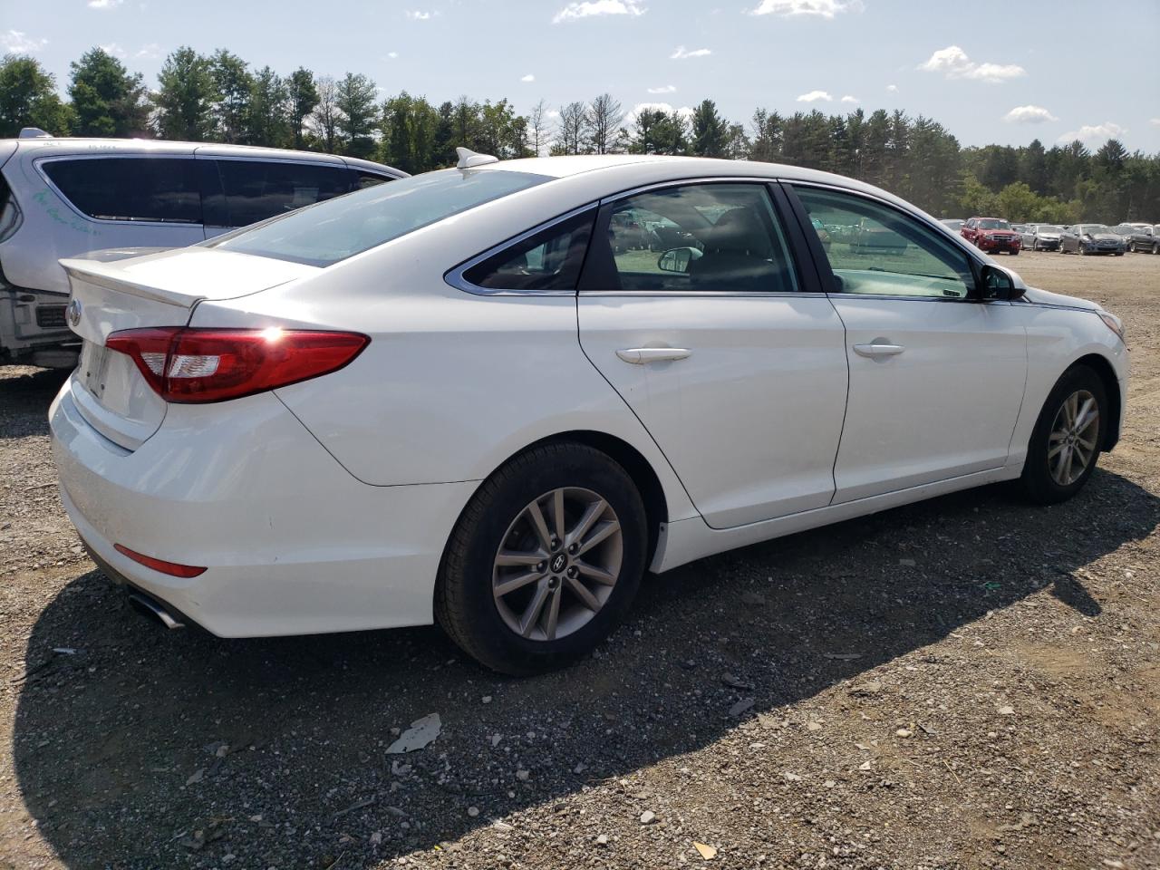 5NPE24AF5FH022047 2015 Hyundai Sonata Se