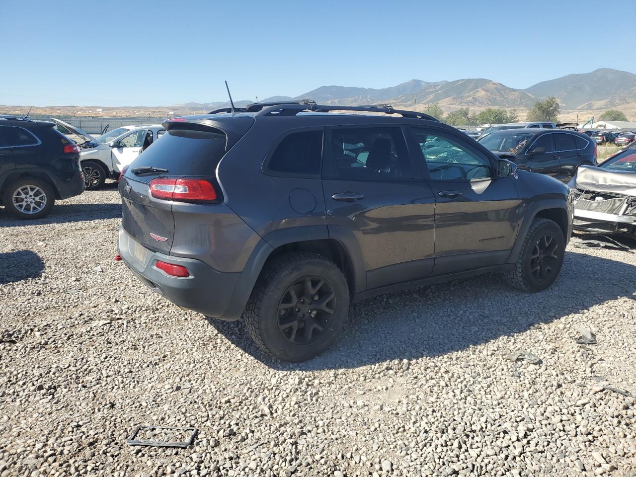 1C4PJMBS7HW656996 2017 Jeep Cherokee Trailhawk