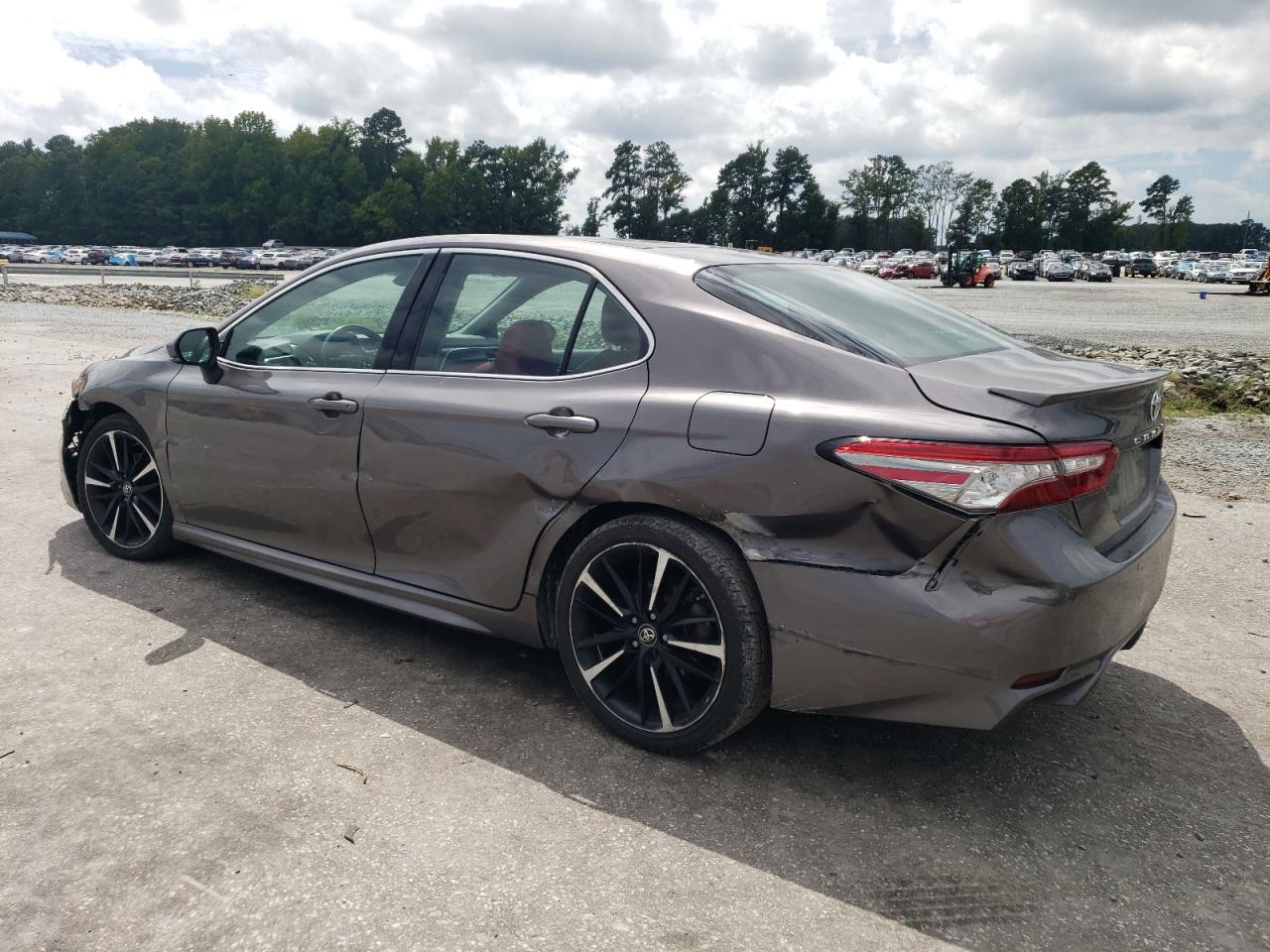 4T1B61HKXJU121434 2018 TOYOTA CAMRY - Image 2