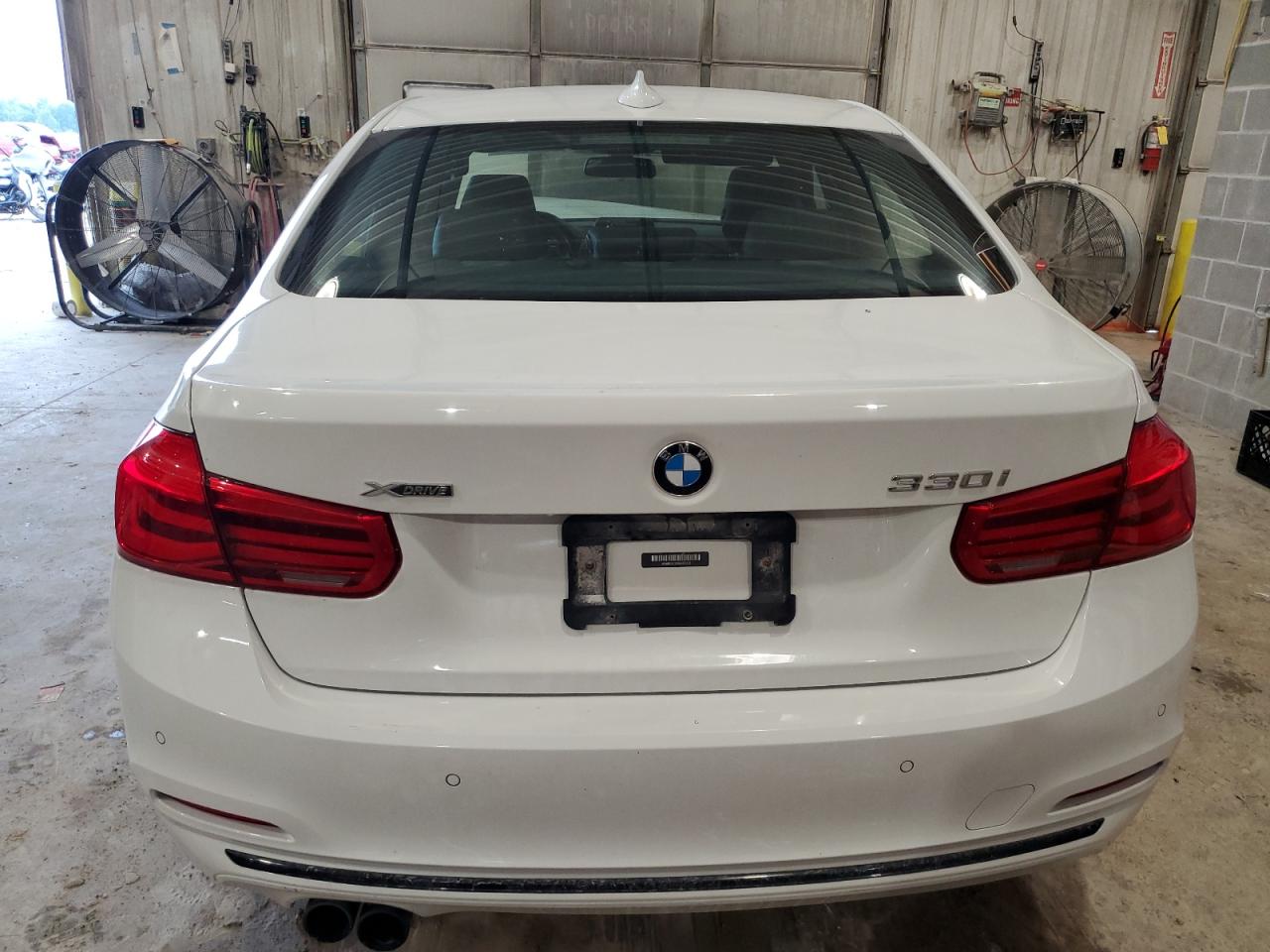 WBA8D9C30HA003923 2017 BMW 330 Xi