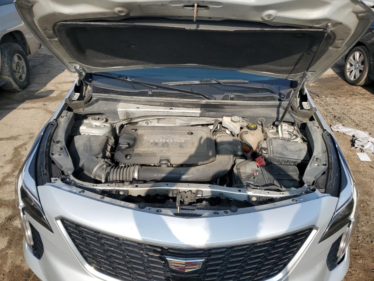 1GYAZAR41KF138856 2019 Cadillac Xt4 Luxury