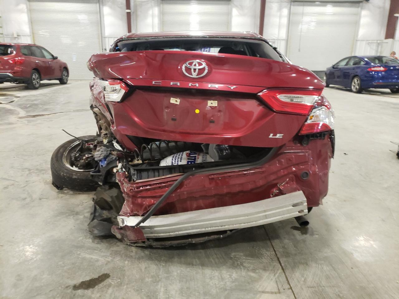 VIN 4T1B11HK1JU666128 2018 TOYOTA CAMRY no.6