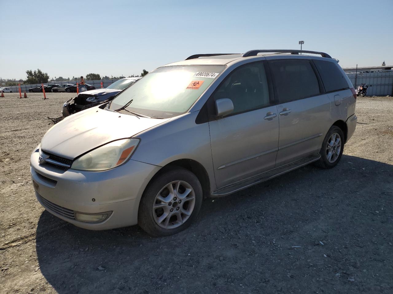 2004 Toyota Sienna - Image 1