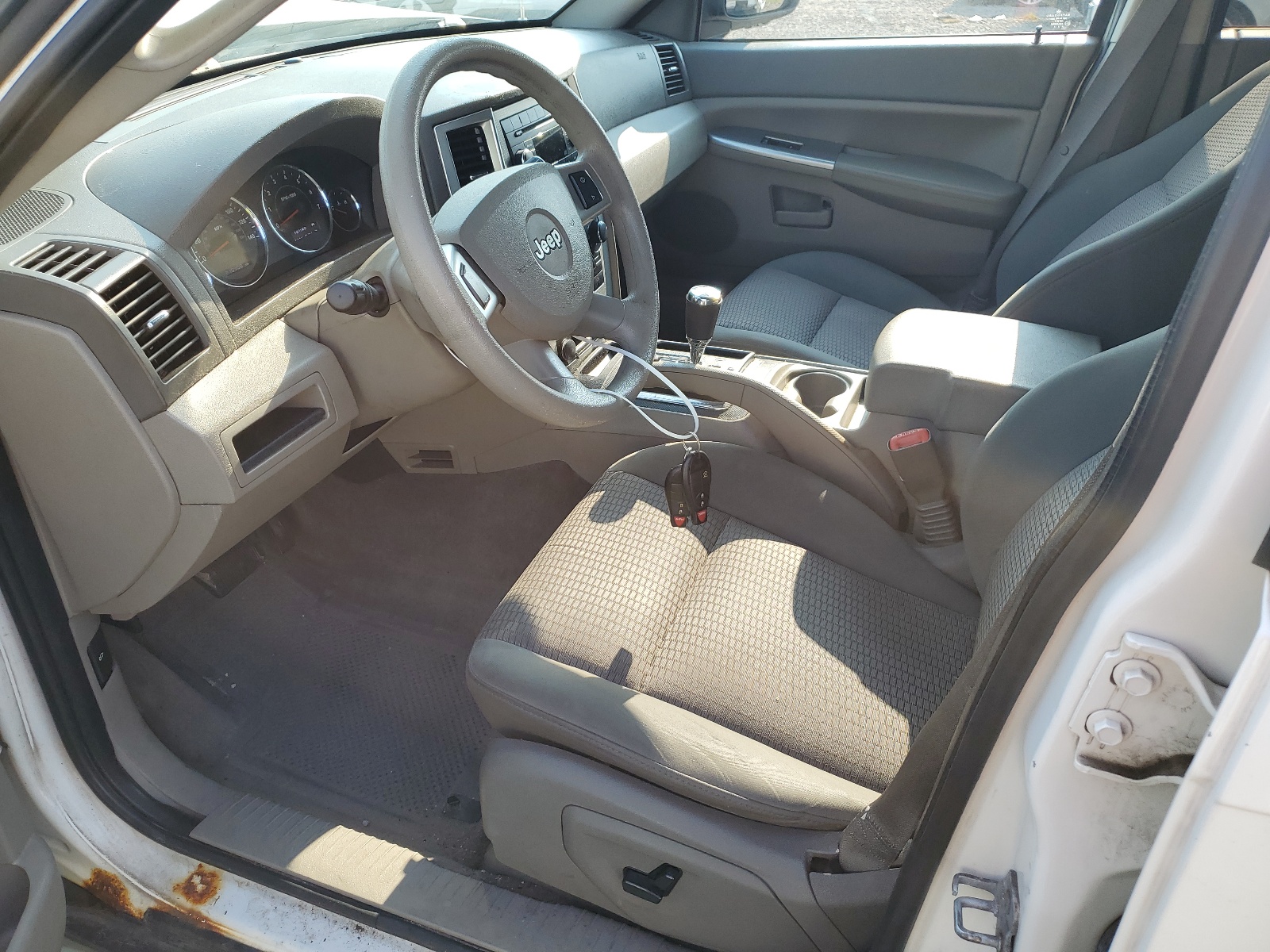 1J8GR48K68C122706 2008 Jeep Grand Cherokee Laredo