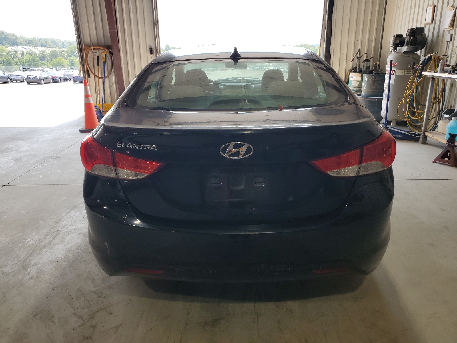 KMHDH4AE8CU301443 2012 Hyundai Elantra Gls