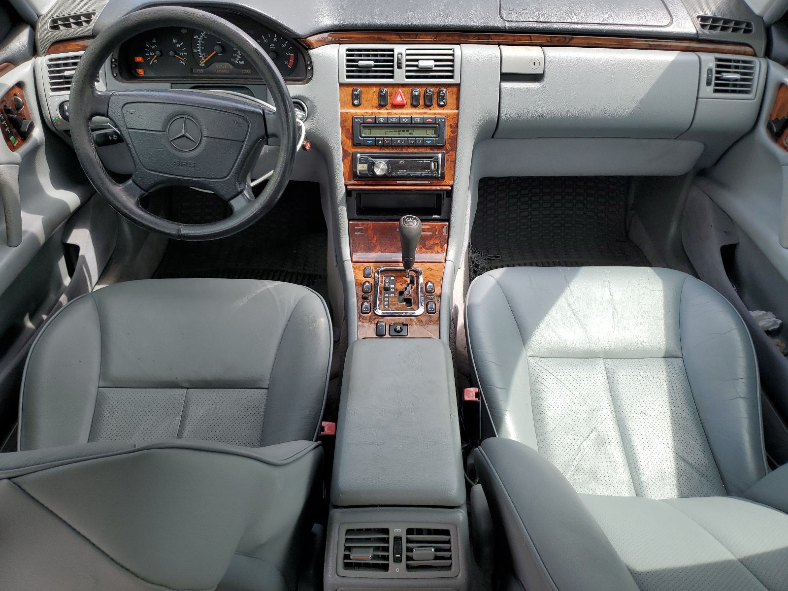 WDBJF65H4XA930605 1999 Mercedes-Benz E 320