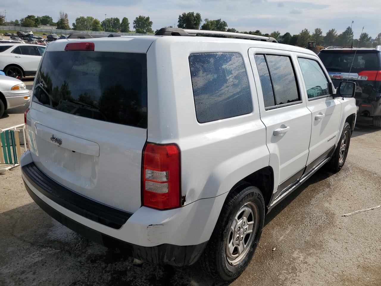 2016 Jeep Liberty (Patriot) - Image 3