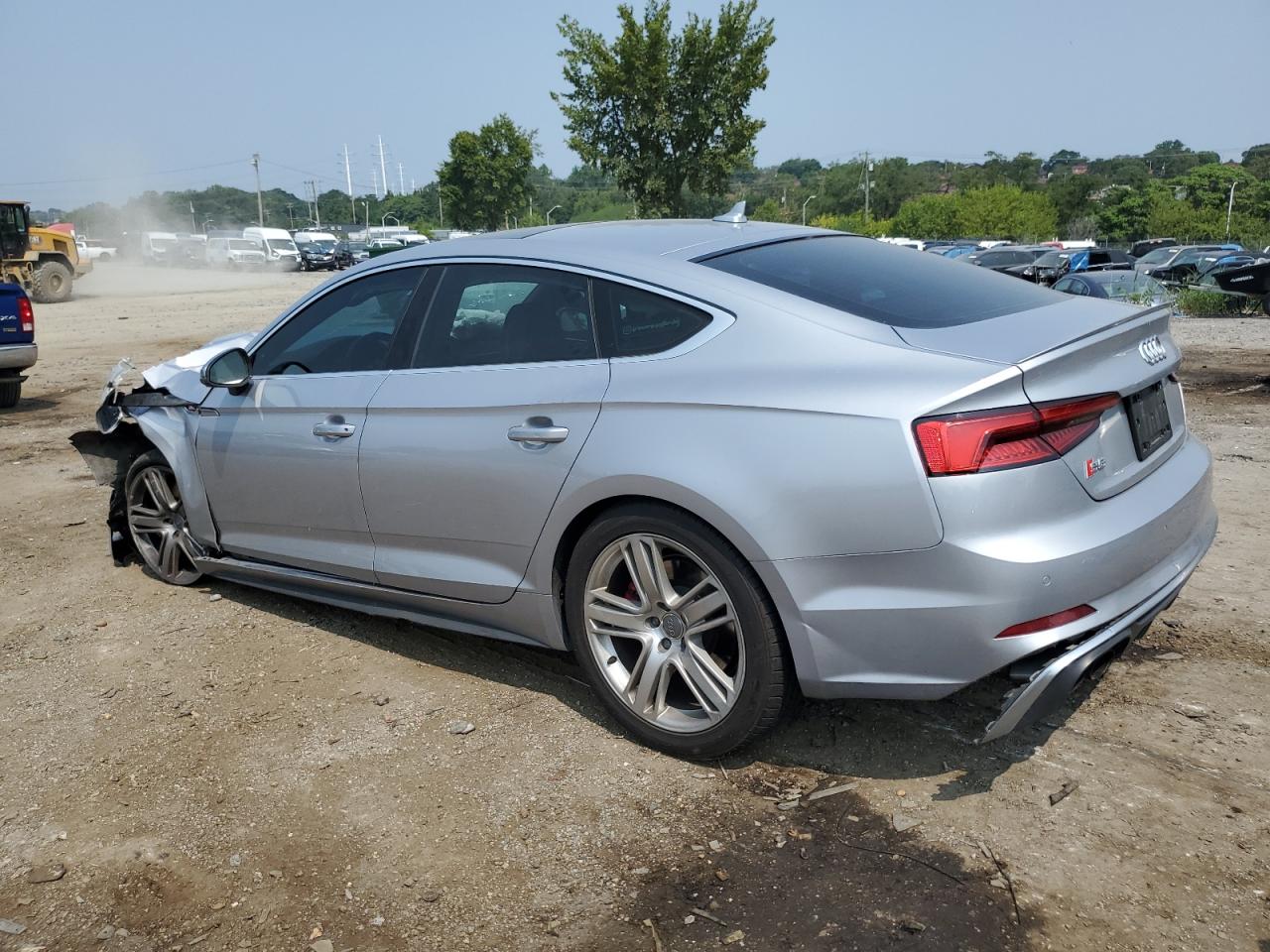 WAUC4CF53JA005076 2018 AUDI RS5 - Image 2