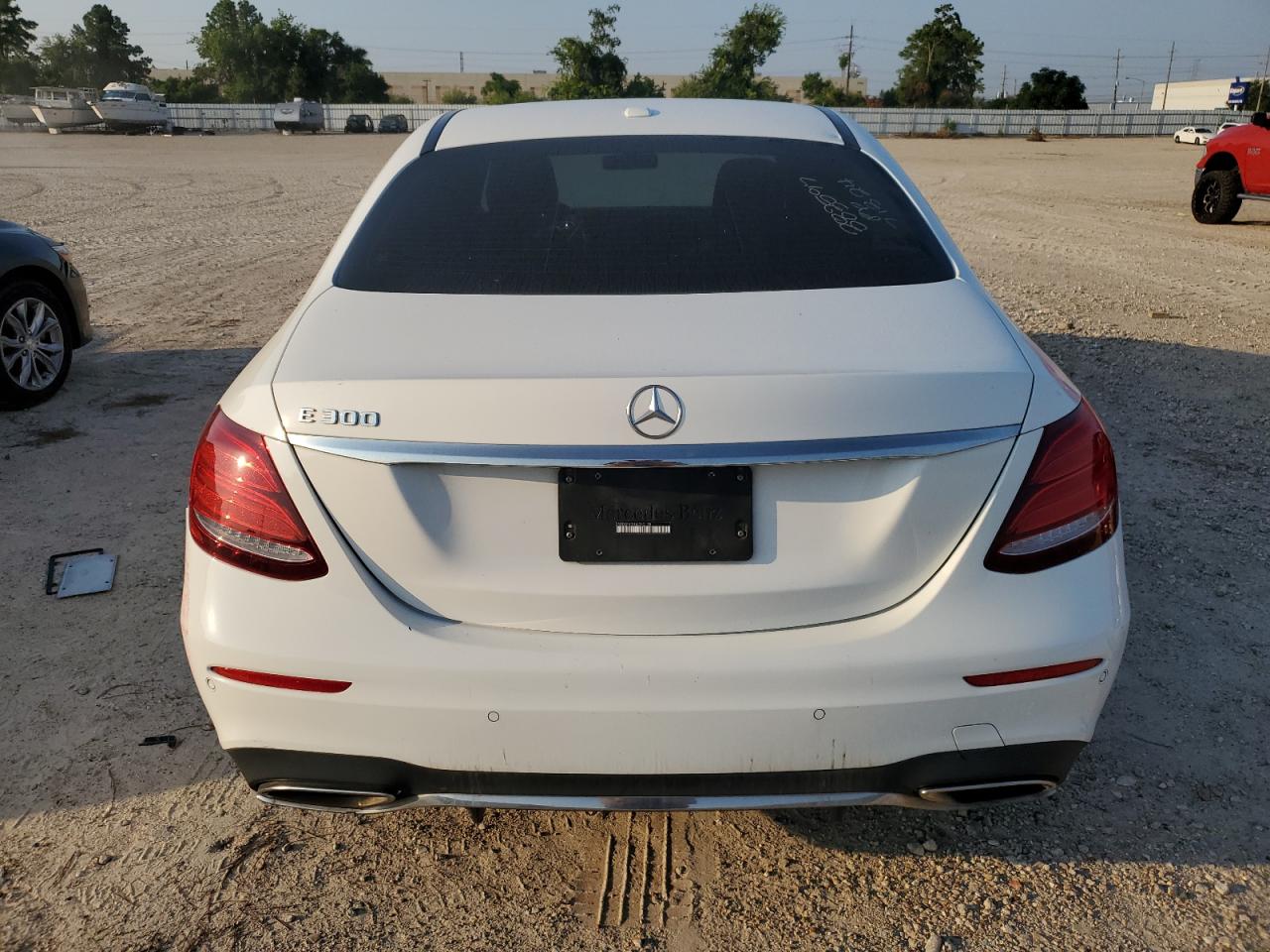 2018 Mercedes-Benz E 300 VIN: WDDZF4JB1JA342135 Lot: 65915414