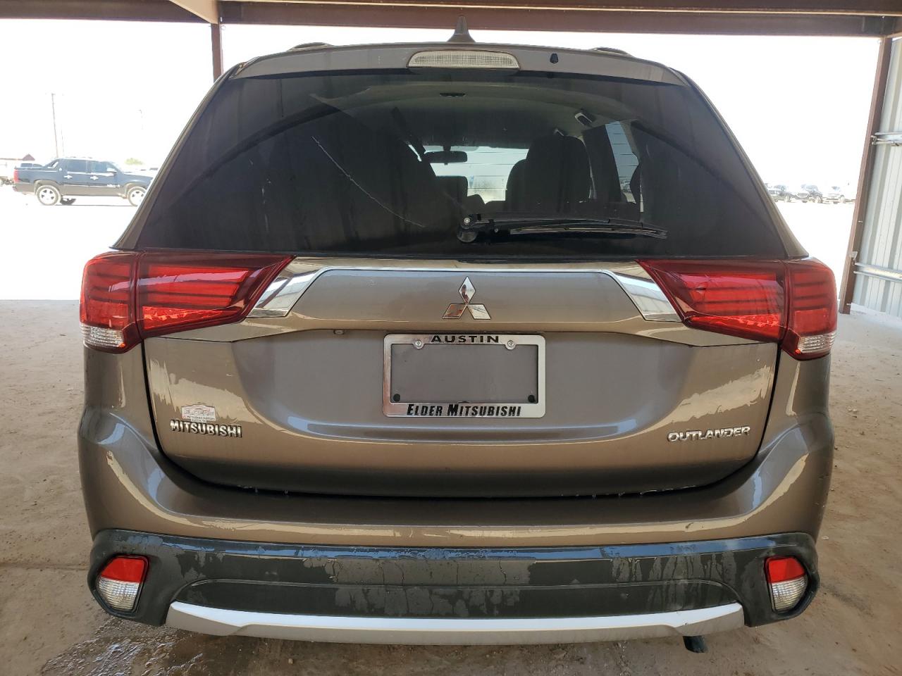 JA4AD2A35JZ014786 2018 Mitsubishi Outlander Es