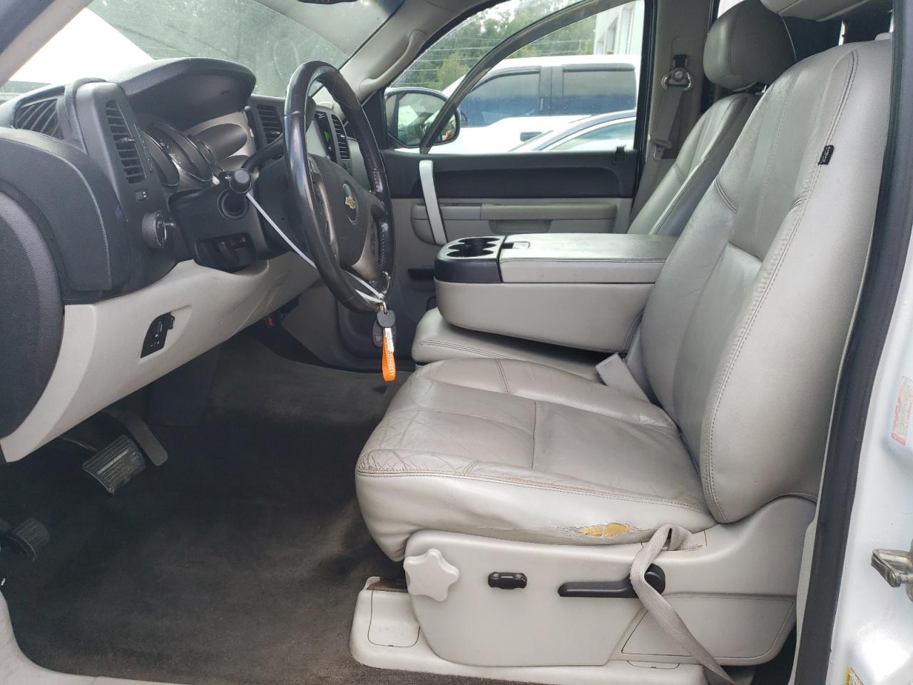 2011 Chevrolet Silverado - Image 7