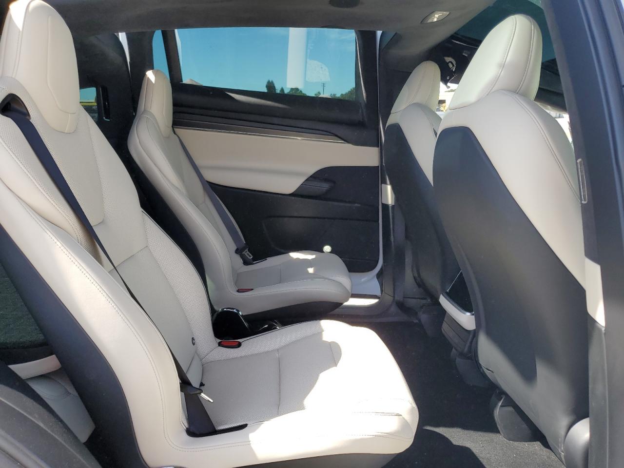 2023 Tesla Model X VIN: 7SAXCBE6XPF430325 Lot: 67408534