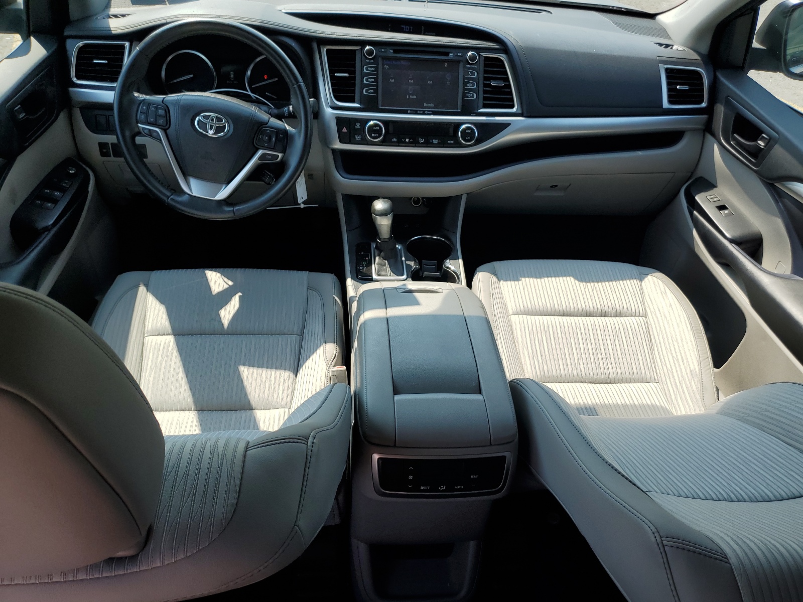 5TDBKRFH4GS253799 2016 Toyota Highlander Le