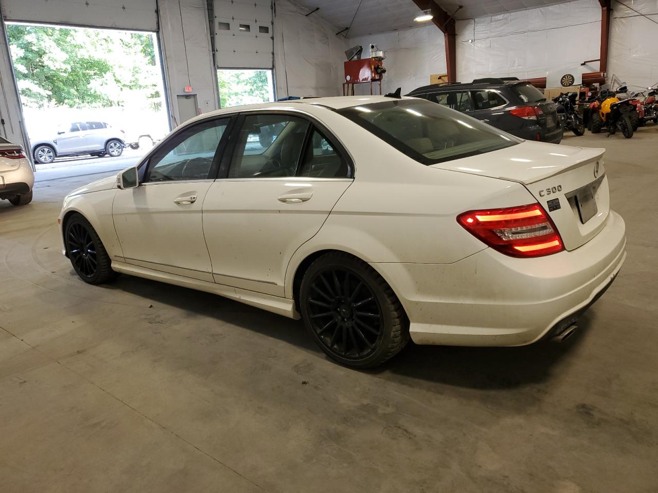 VIN WDDGF8ABXEG236994 2014 MERCEDES-BENZ C-CLASS no.2