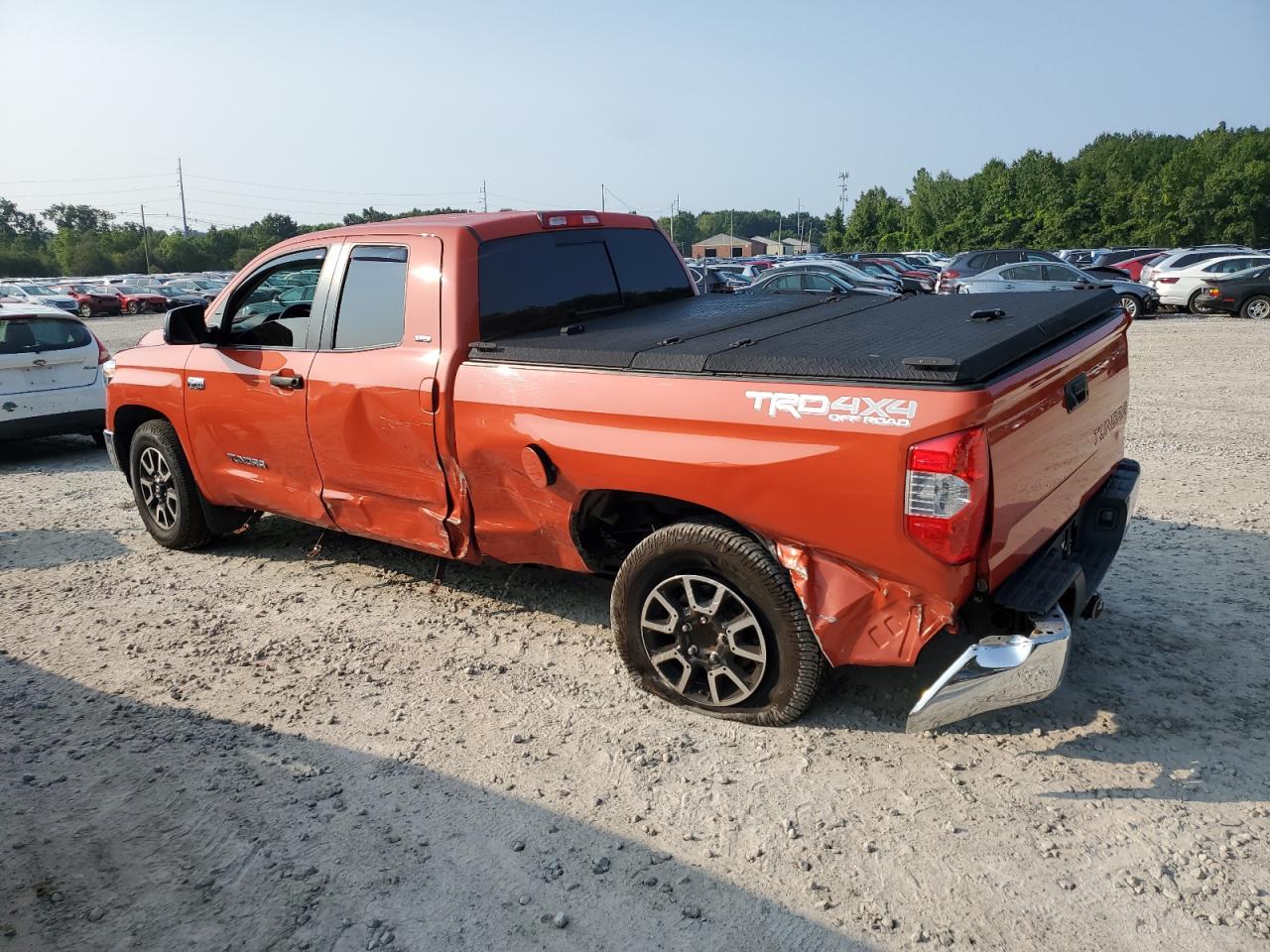 VIN 5TFUY5F12JX709772 2018 TOYOTA TUNDRA no.2