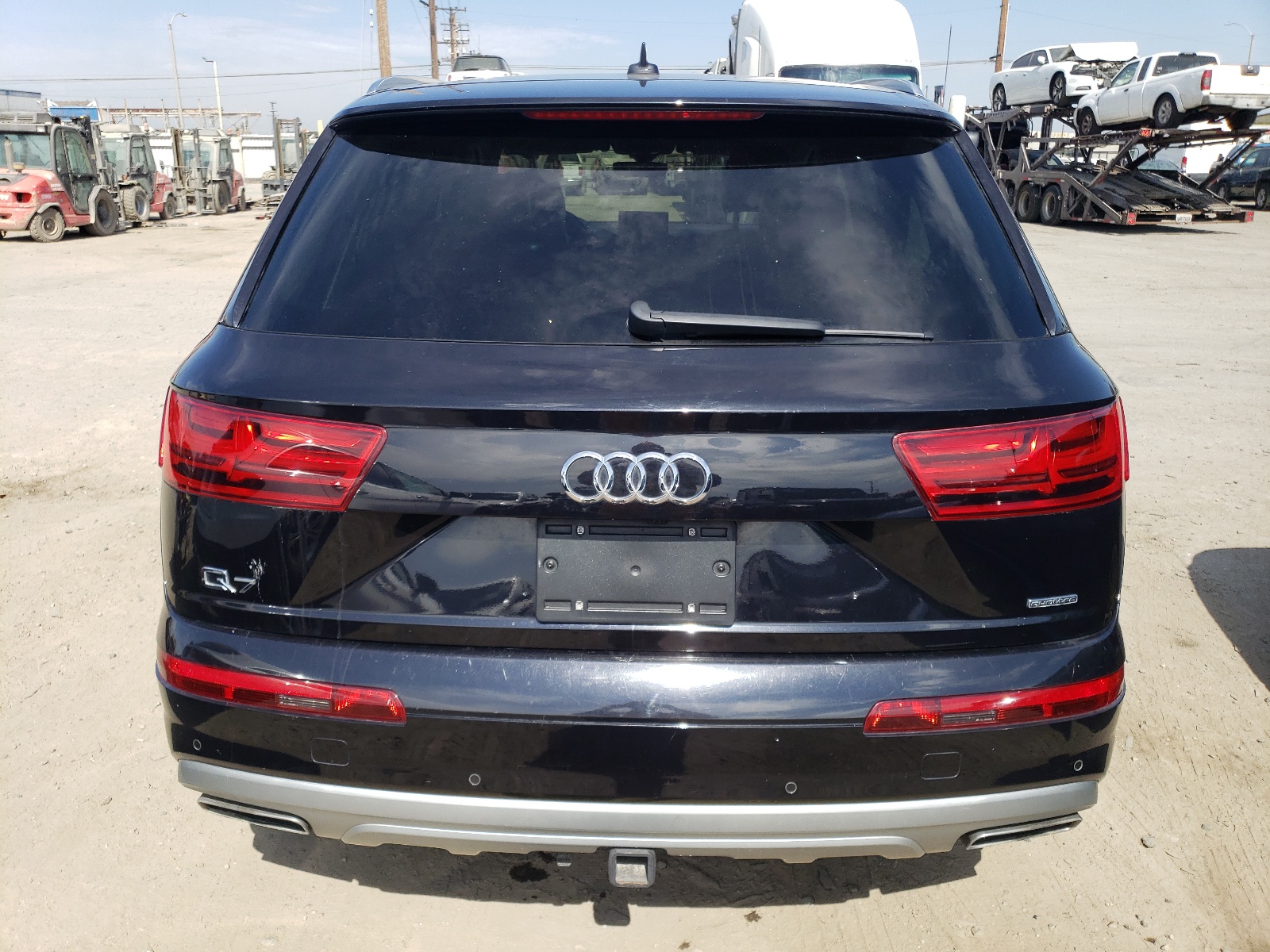 2017 Audi Q7 Premium Plus vin: WA1LHAF71HD059038