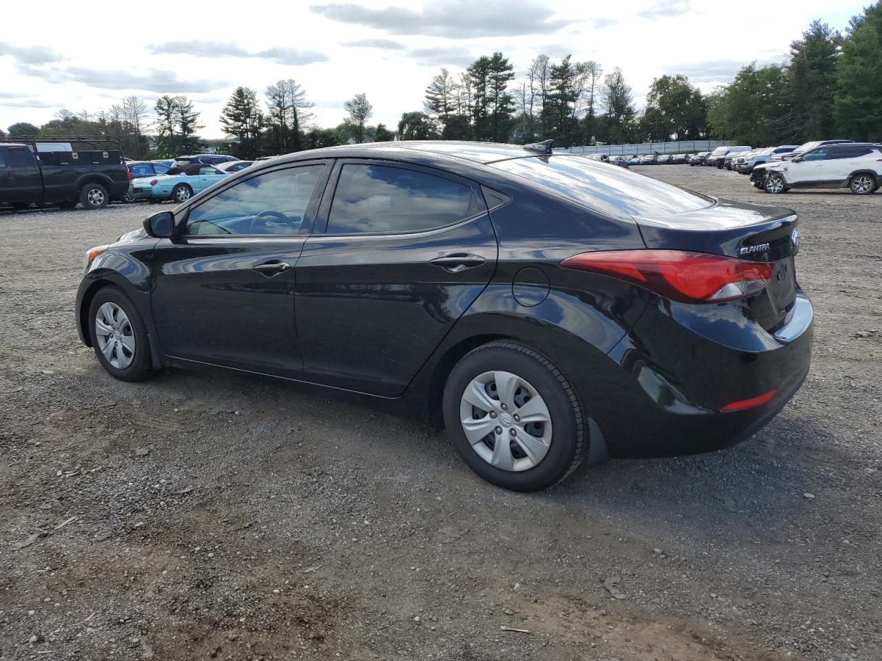 5NPDH4AEXGH773129 2016 HYUNDAI ELANTRA - Image 2