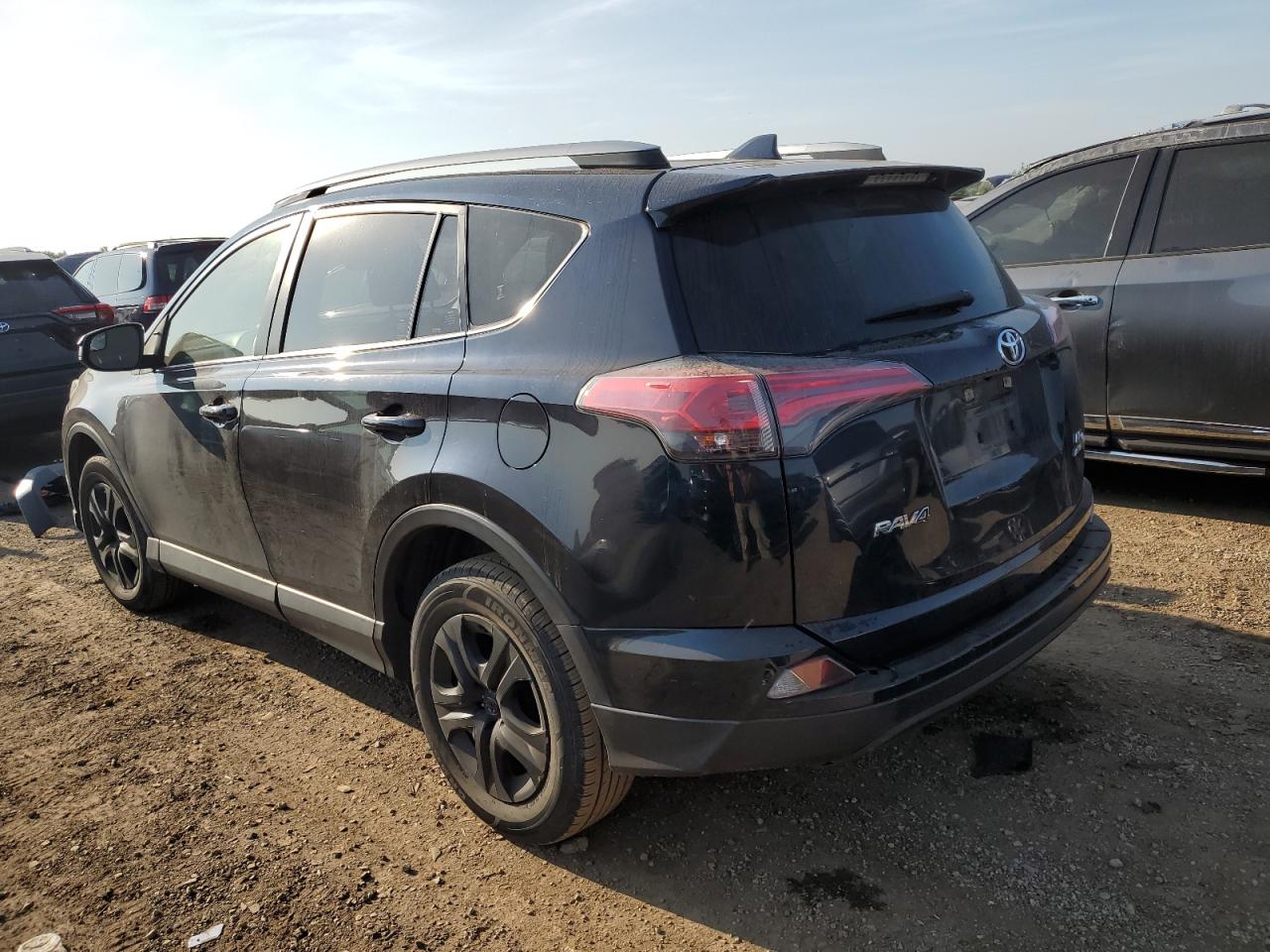 JTMBFREV7HJ170779 2017 TOYOTA RAV 4 - Image 2