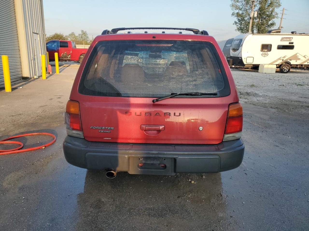 JF1SF635XWH764391 1998 Subaru Forester L