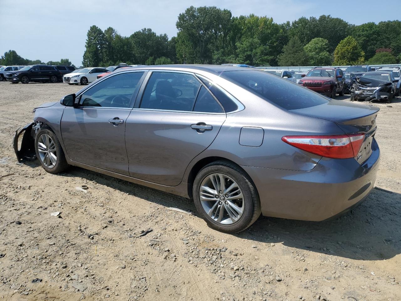 4T1BF1FK1HU366023 2017 TOYOTA CAMRY - Image 2