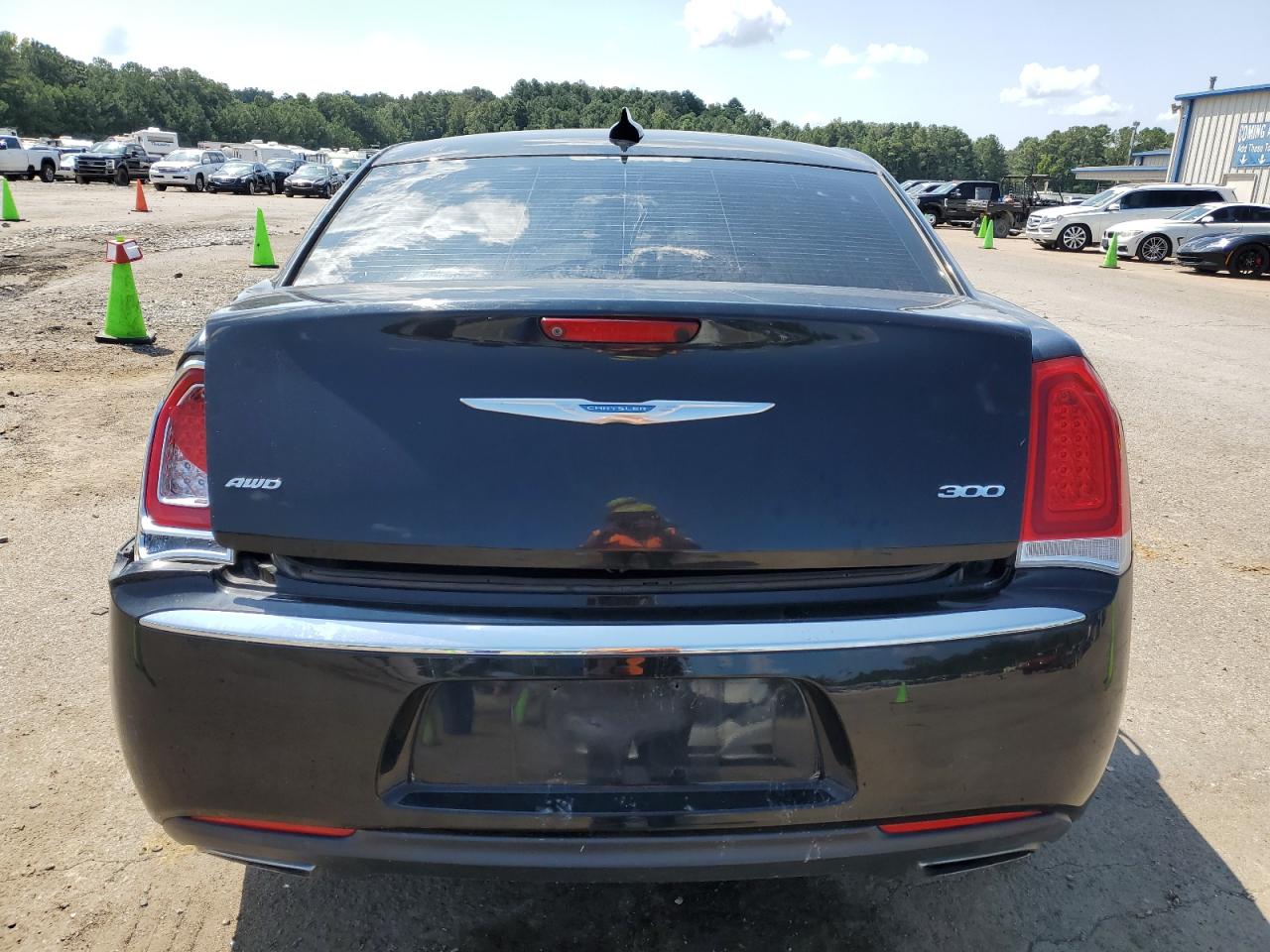 2018 Chrysler 300 Limited VIN: 2C3CCAKG2JH181690 Lot: 68333854