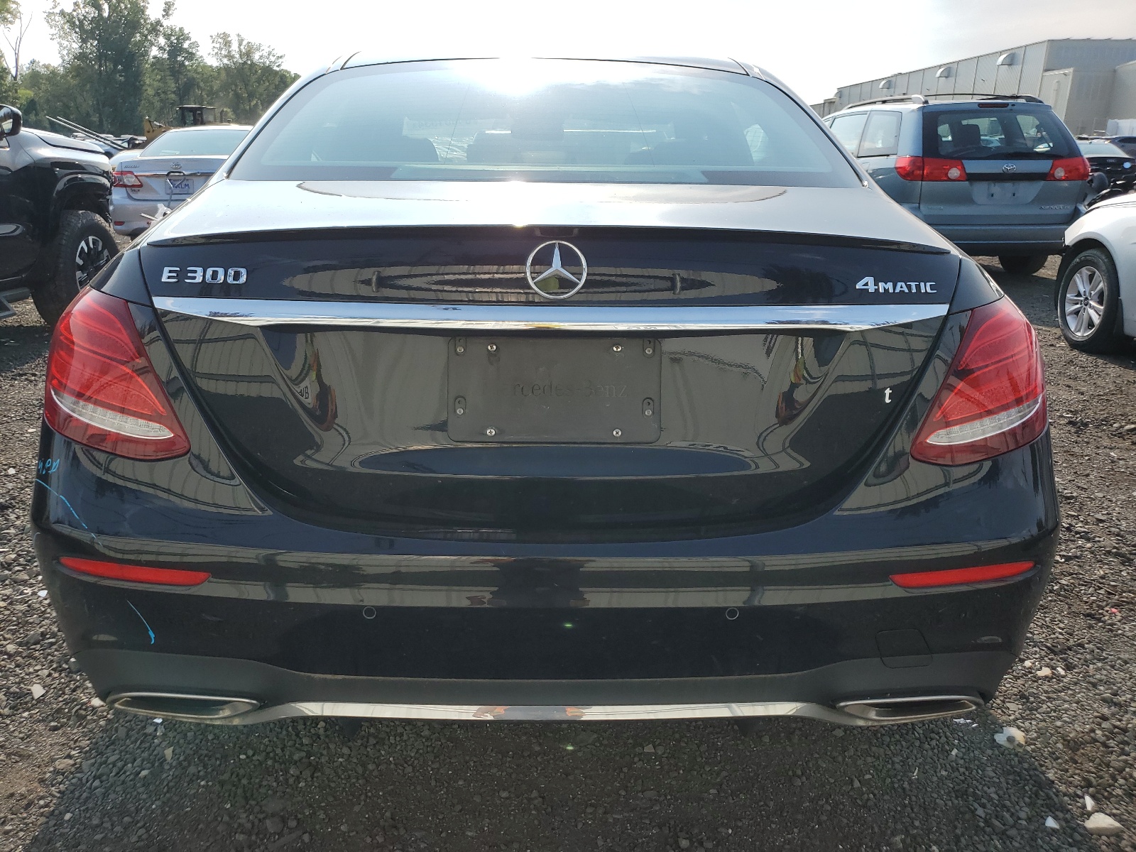 WDDZF4KB8HA159422 2017 Mercedes-Benz E 300 4Matic