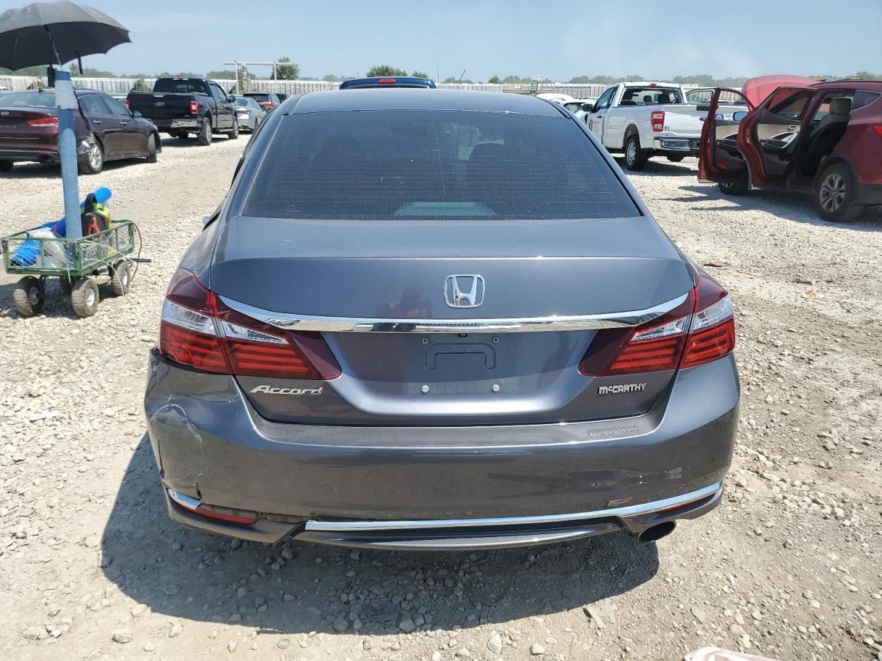 1HGCR2F33HA210518 2017 Honda Accord Lx